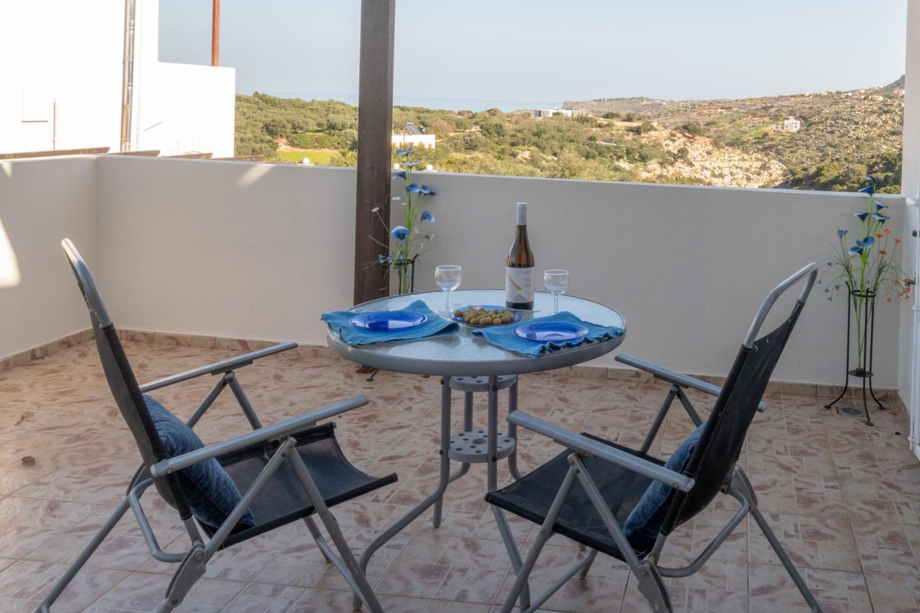 Villa Pateo IPS Plaka view 3