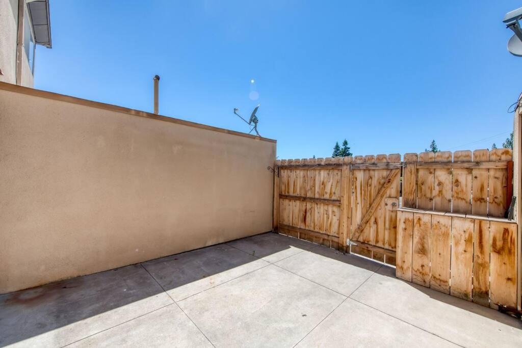 Hotel Lovely 2 bedroom condo in quiet location - Image 1