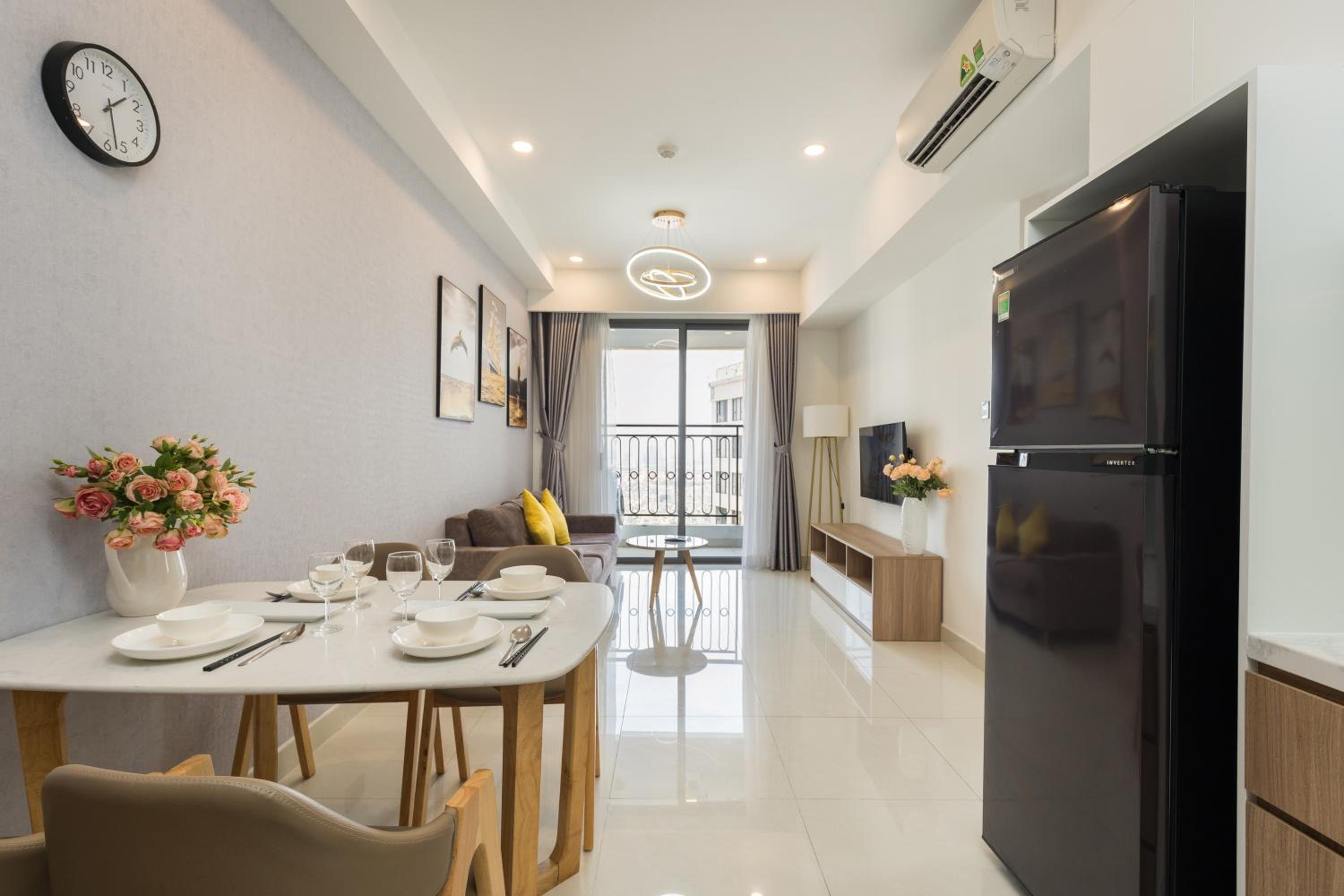 Saigon Royal Apartment 2 bedroom in center