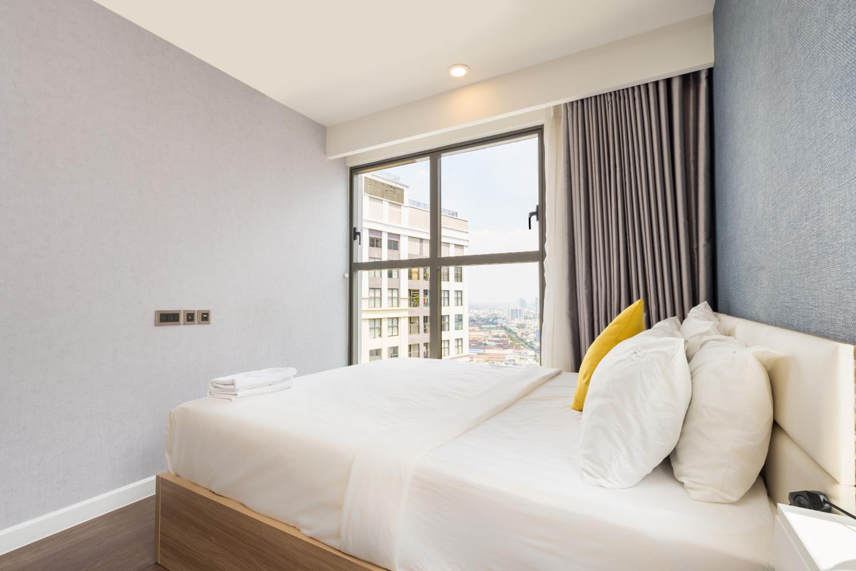 Saigon Royal Apartment 2 bedroom in center