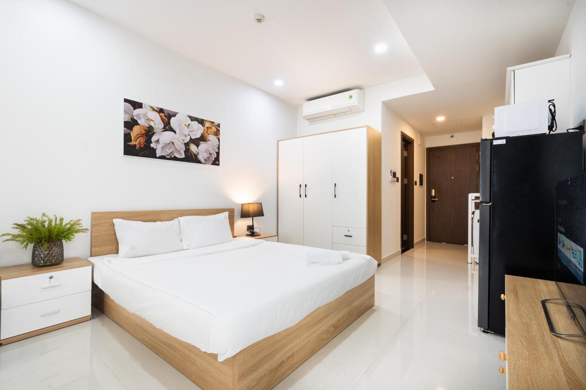 Saigon Royal Apartment 2 bedroom in center