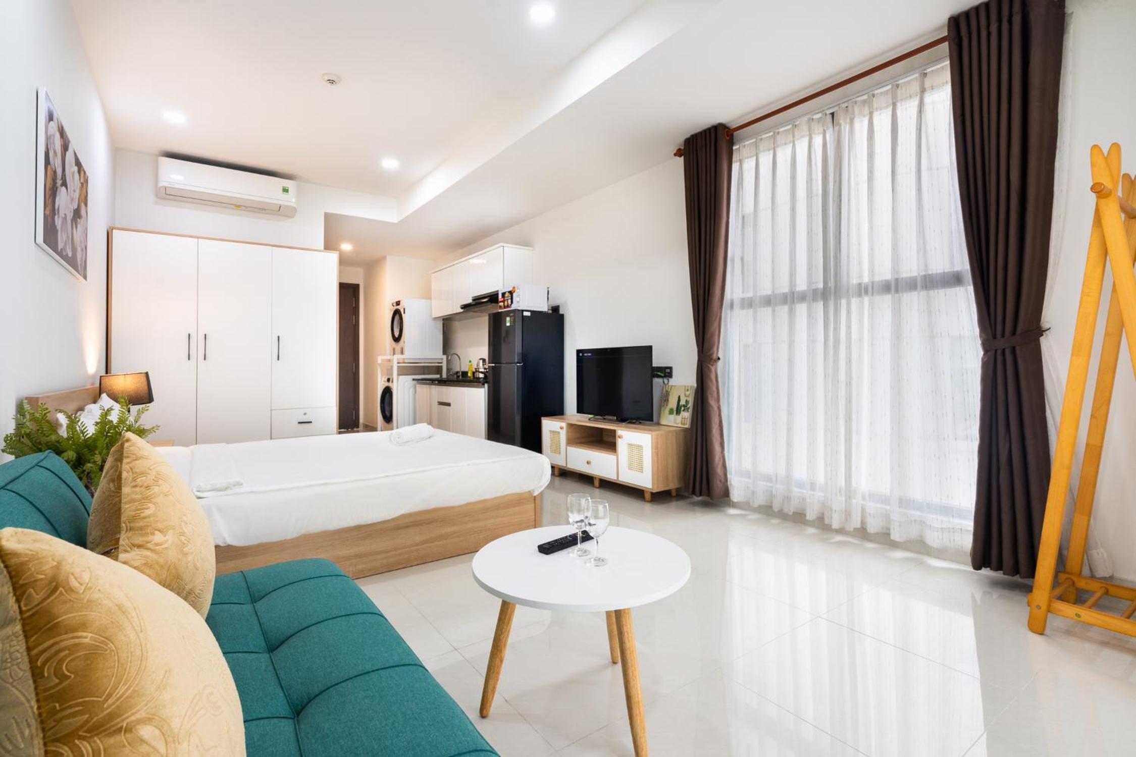 Saigon Royal Apartment 2 bedroom in center