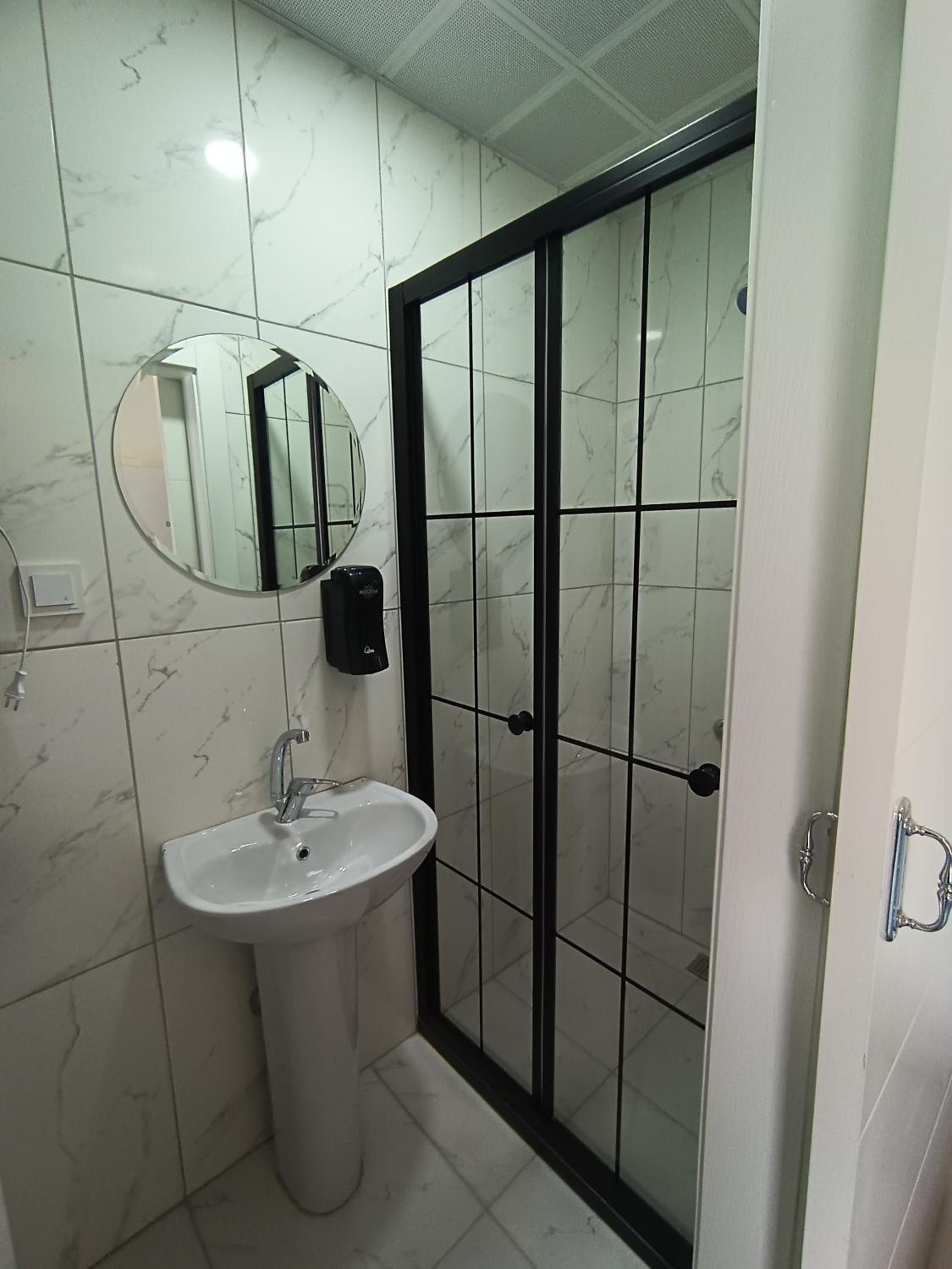 Deeps Hostel Ankara 2 - Image 23