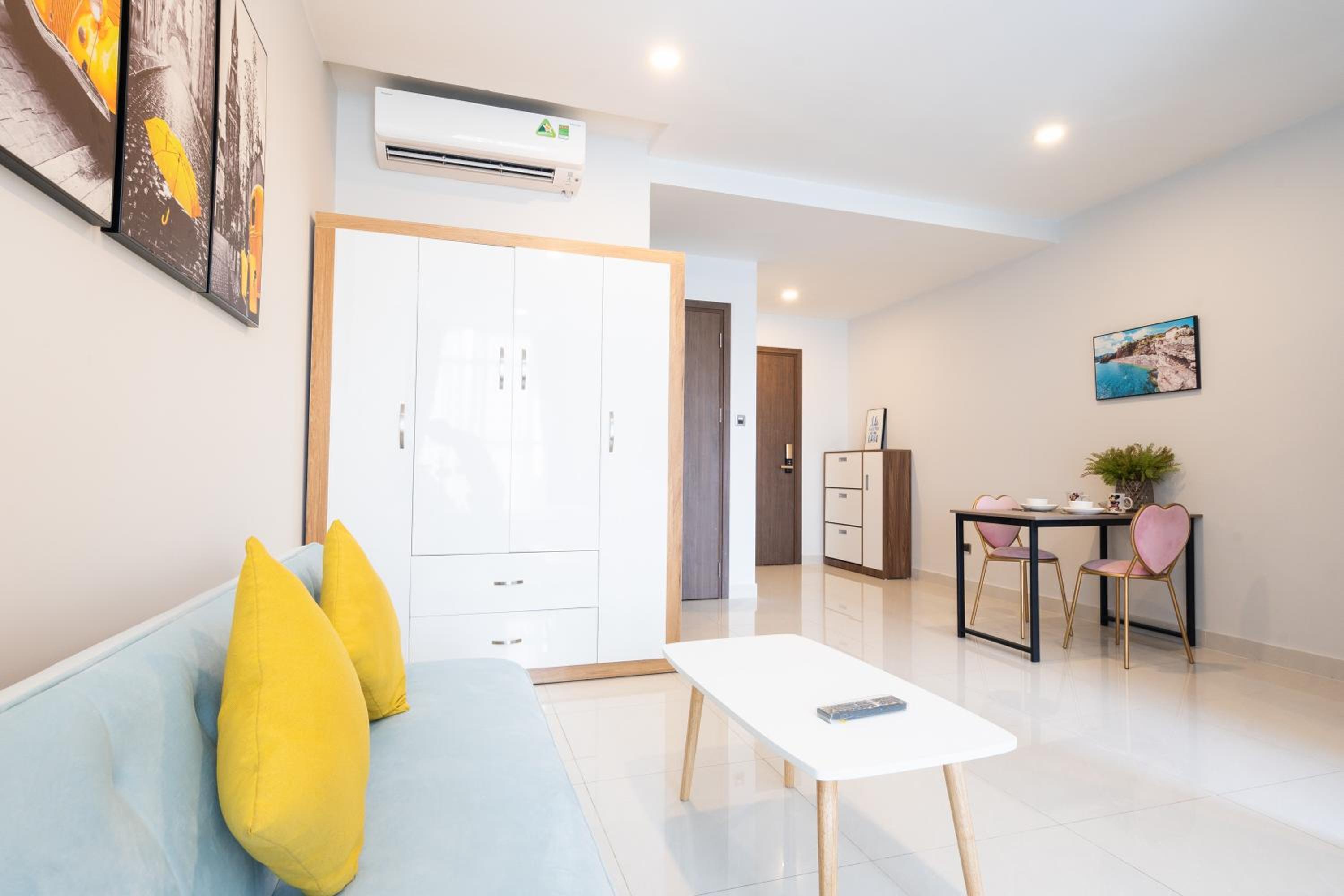 Saigon Royal Apartment 2 bedroom in center