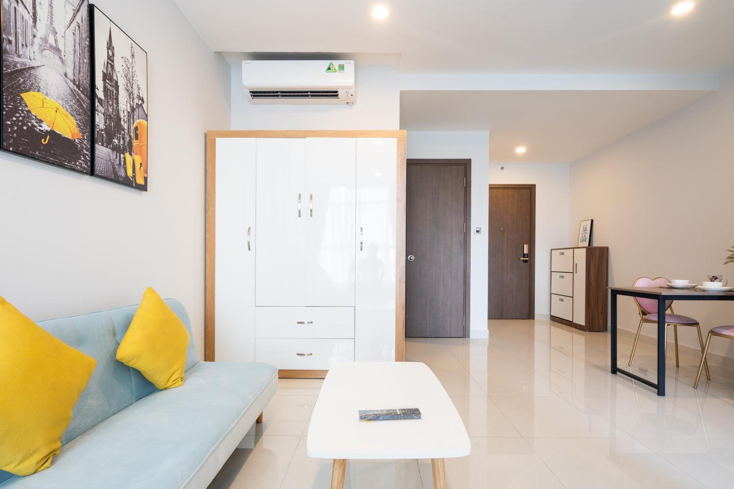 Saigon Royal Apartment 2 bedroom in center