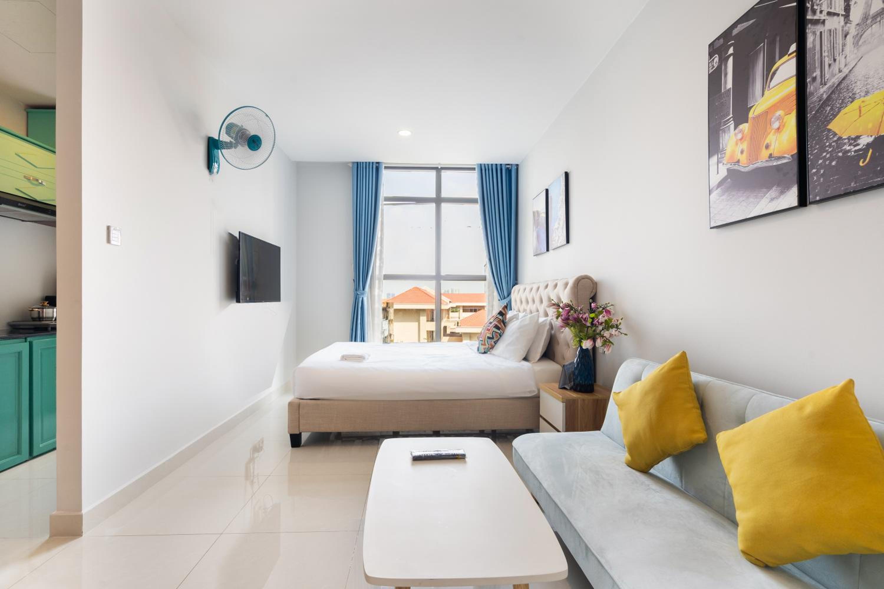 Saigon Royal Apartment 2 bedroom in center