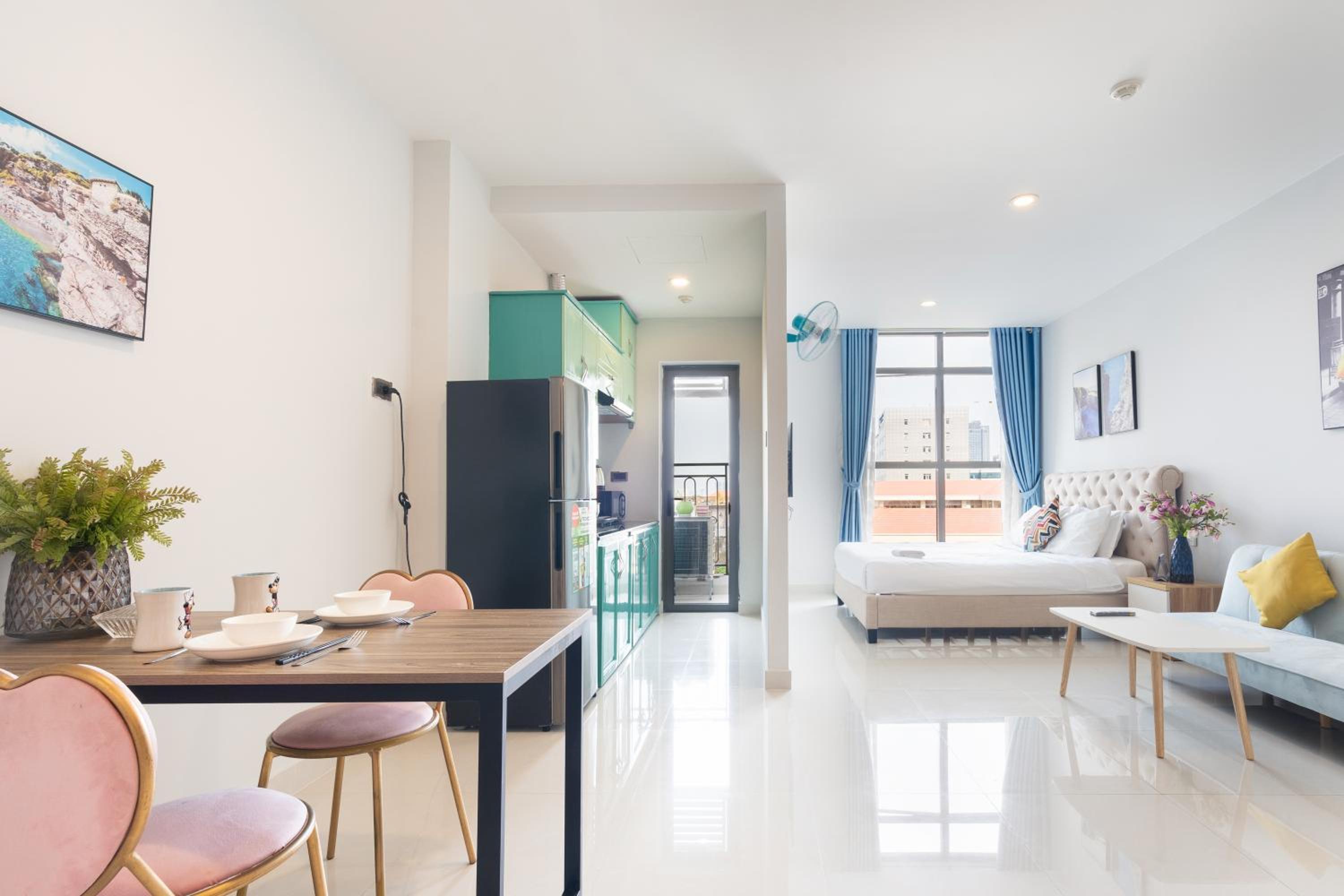 Saigon Royal Apartment 2 bedroom in center