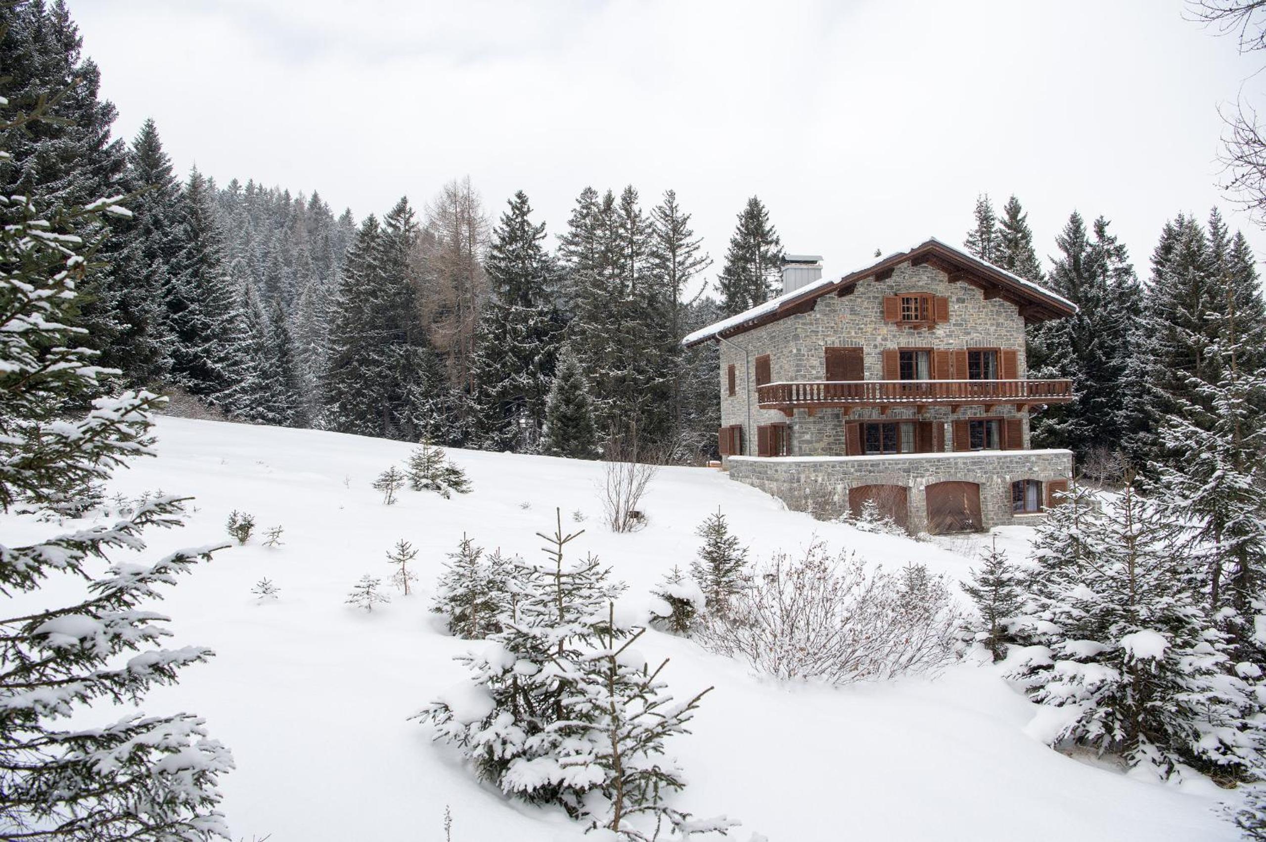 Ski-in Ski-out Chalet Crestas for 16 persons- Lenzerheide