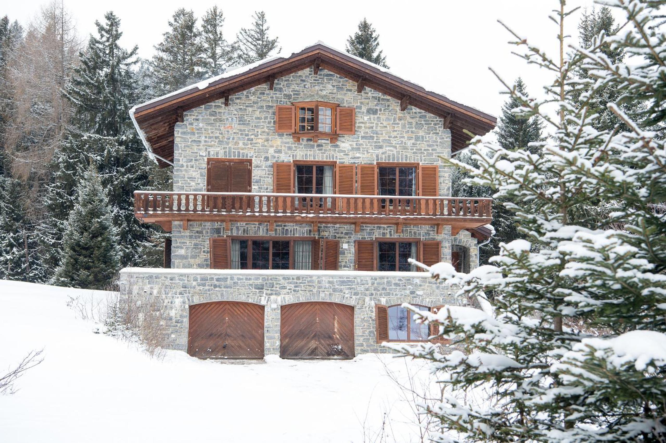 Ski-in Ski-out Chalet Crestas for 16 persons- Lenzerheide