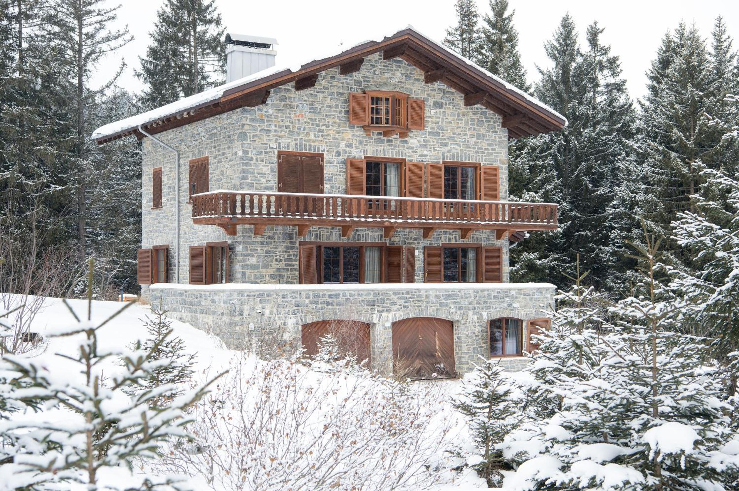 Ski-in Ski-out Chalet Crestas for 16 persons- Lenzerheide