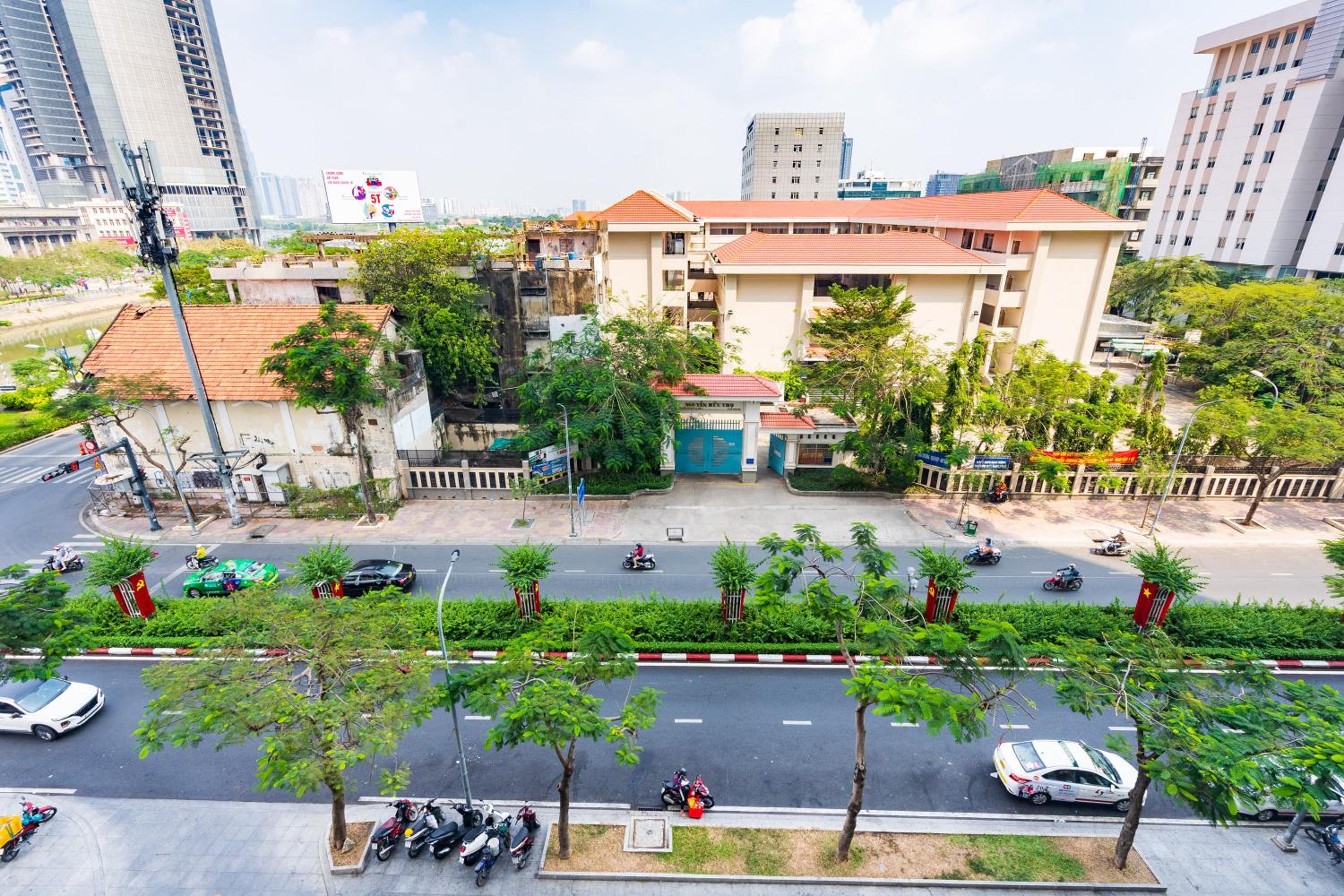 Saigon Royal Apartment 2 bedroom in center