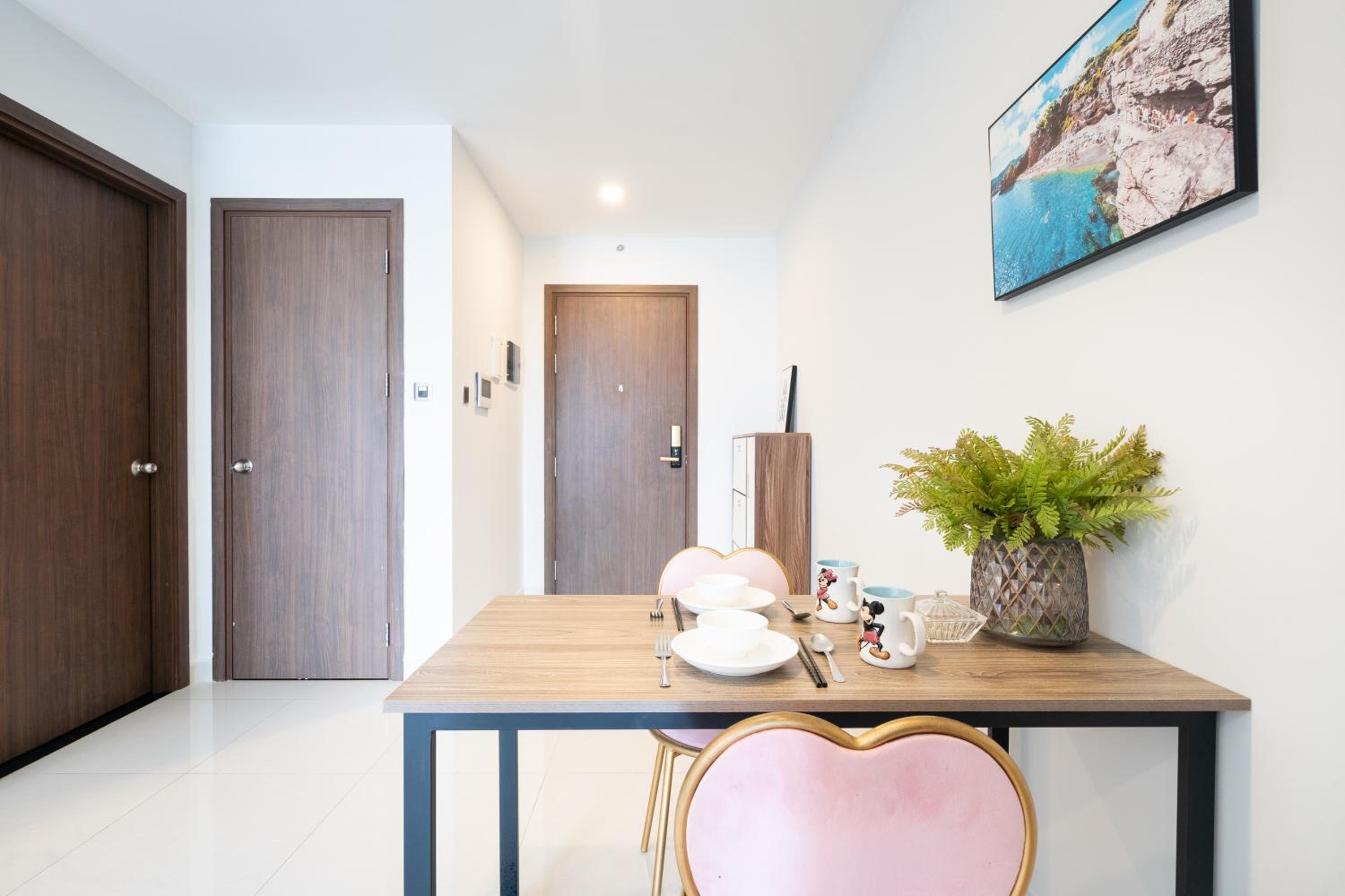 Saigon Royal Apartment 2 bedroom in center