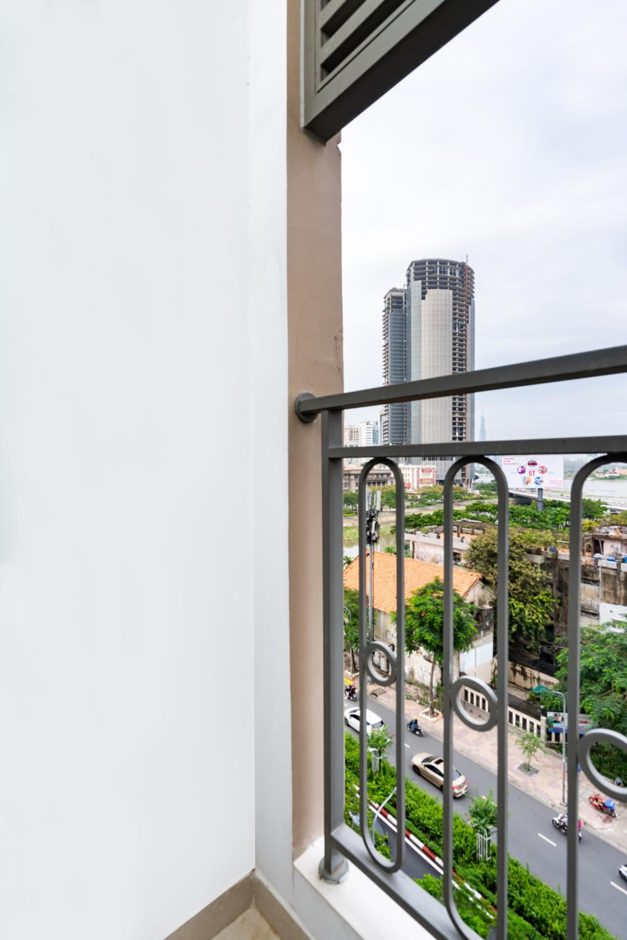 Saigon Royal Apartment 2 bedroom in center