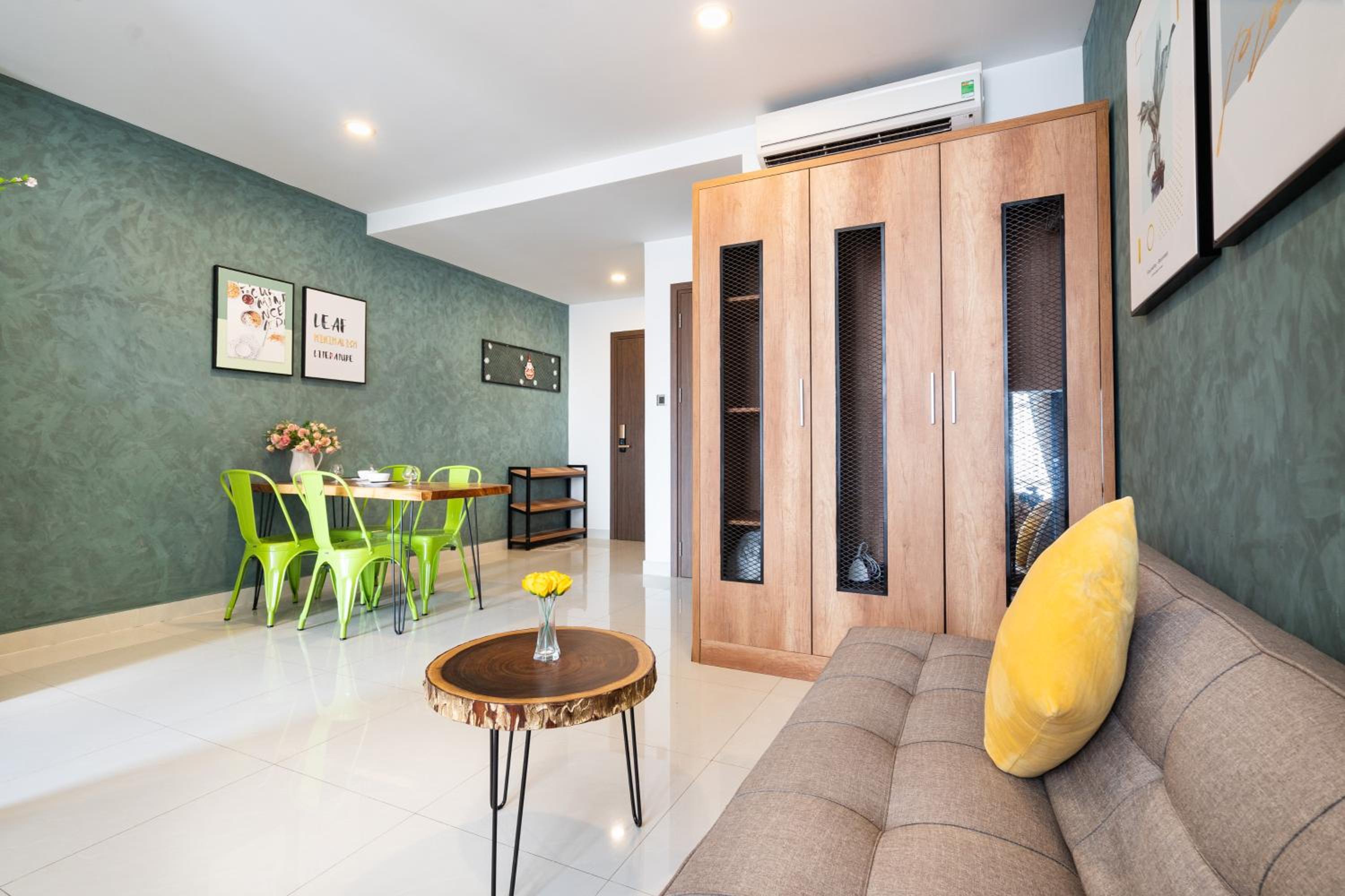 Saigon Royal Apartment 2 bedroom in center