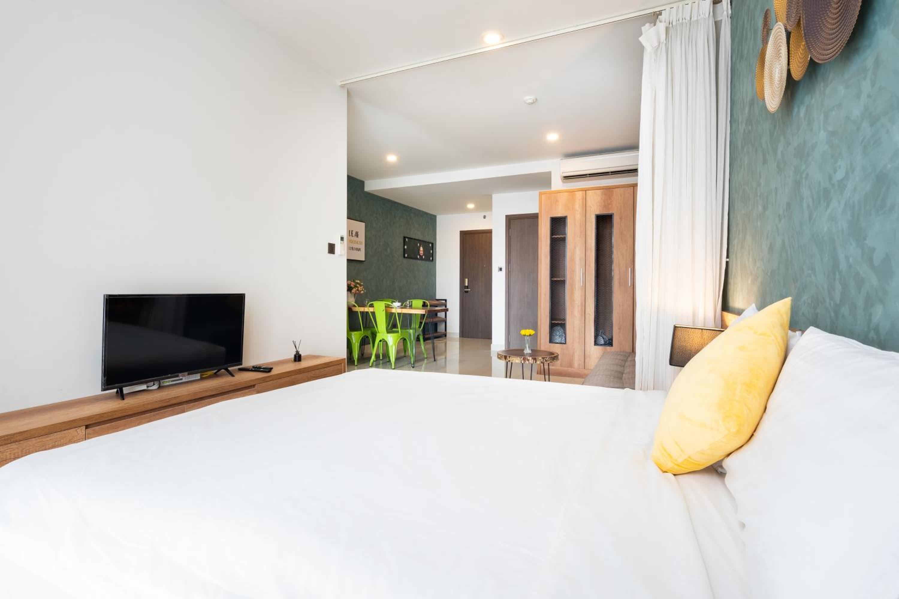 Saigon Royal Apartment 2 bedroom in center