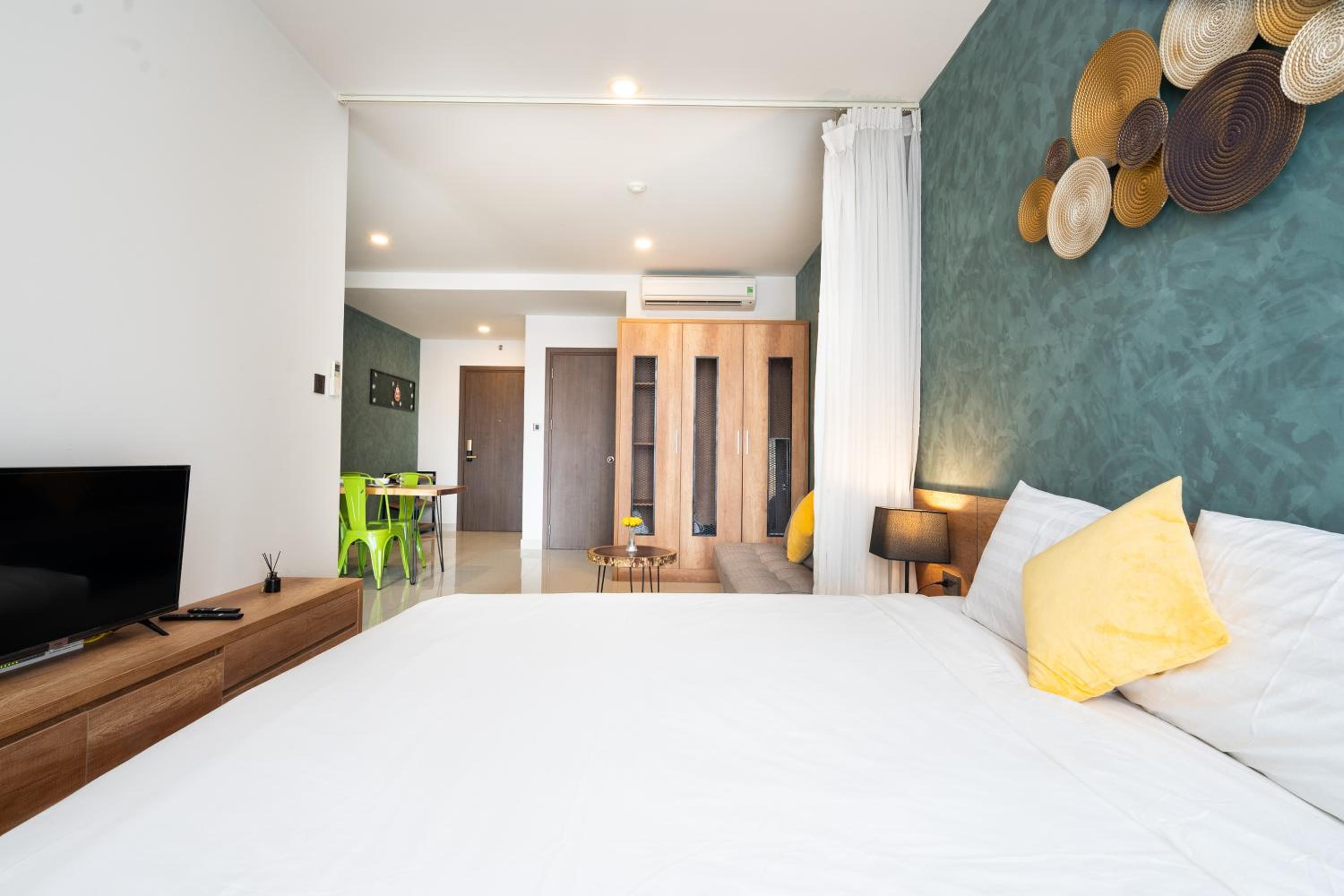 Saigon Royal Apartment 2 bedroom in center
