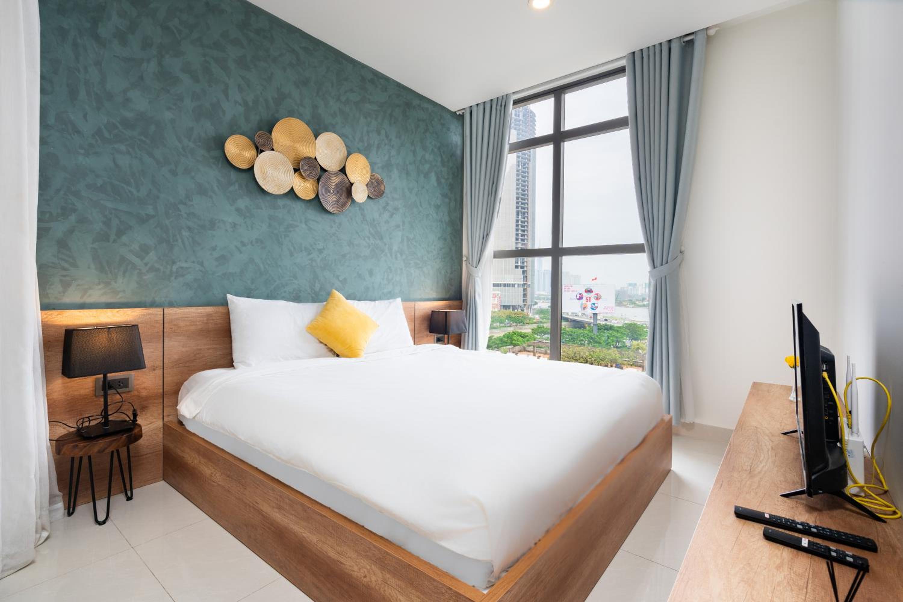 Saigon Royal Apartment 2 bedroom in center