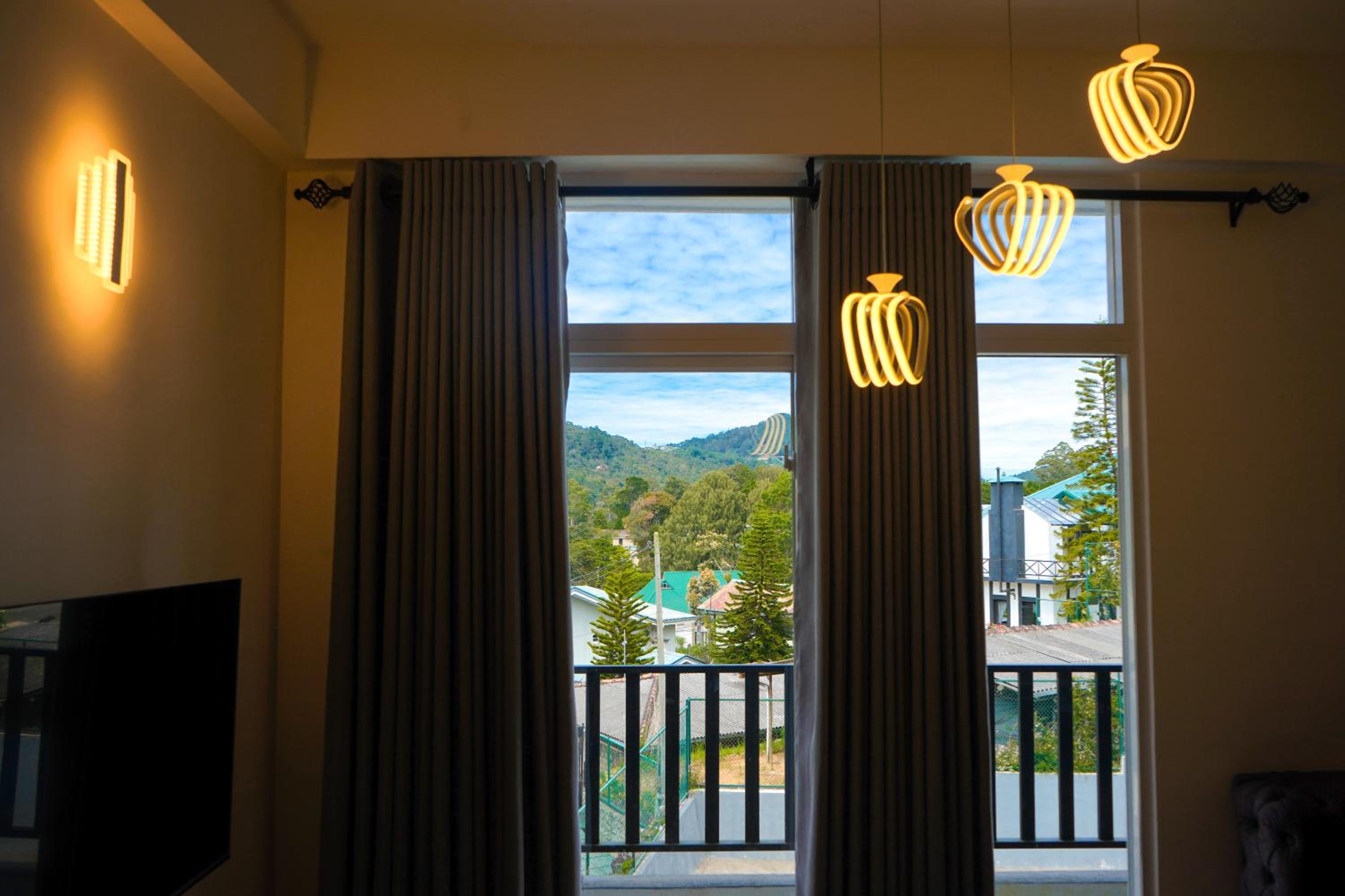 Vista Apartment Mariners Blue view 4