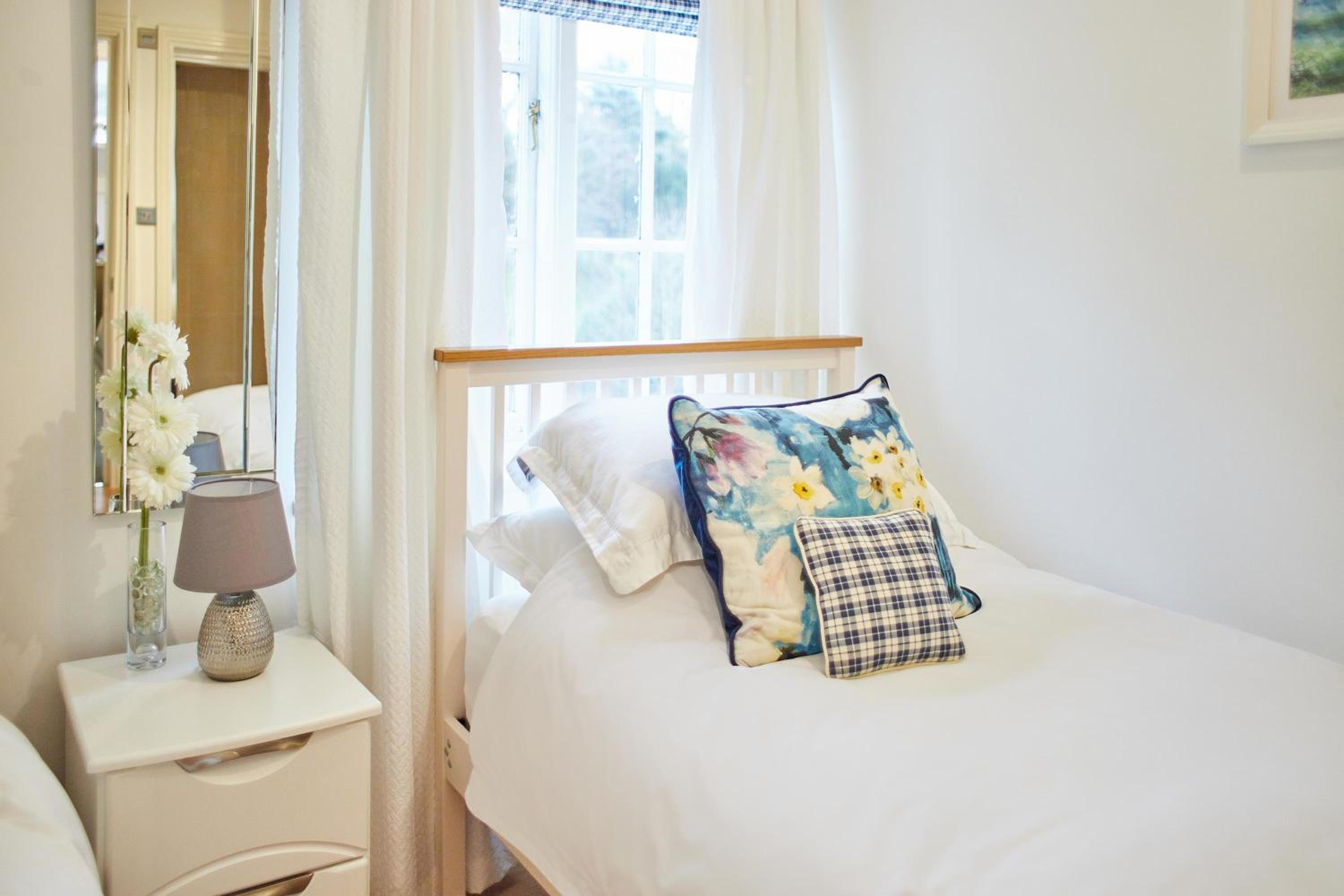 Host & Stay - Park Place Apartment view 2