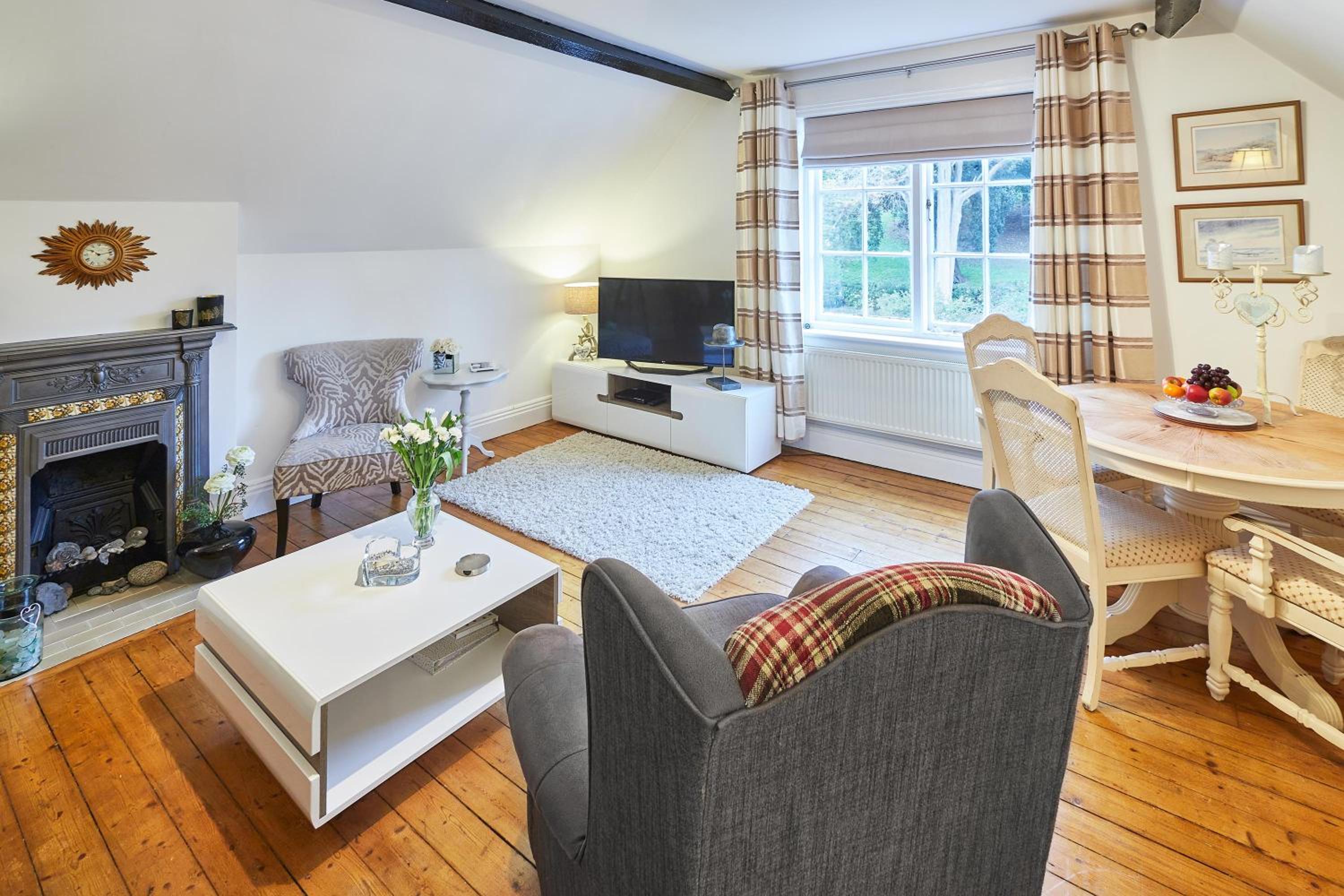 Host & Stay - Park Place Apartment view 3