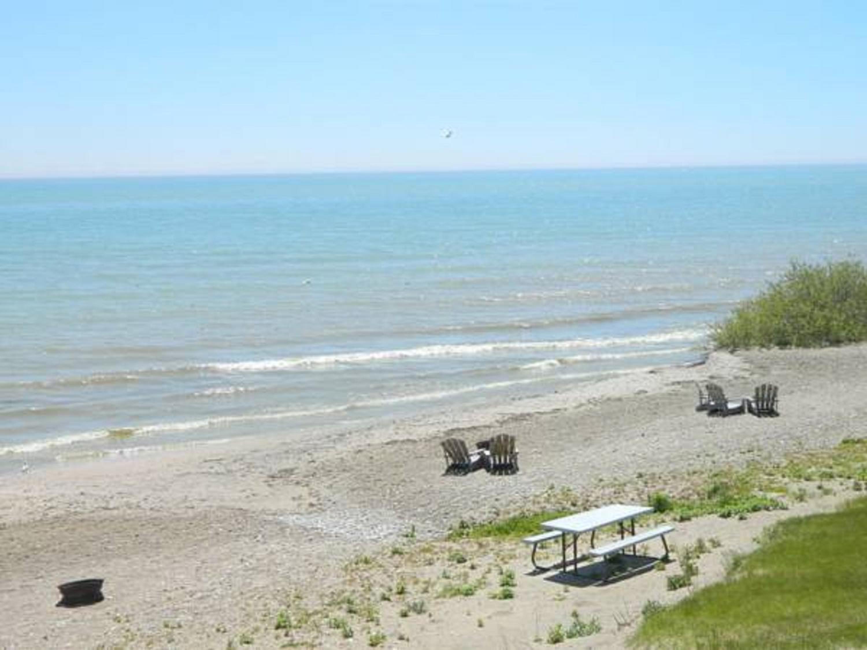 Algoma Beach Motel
