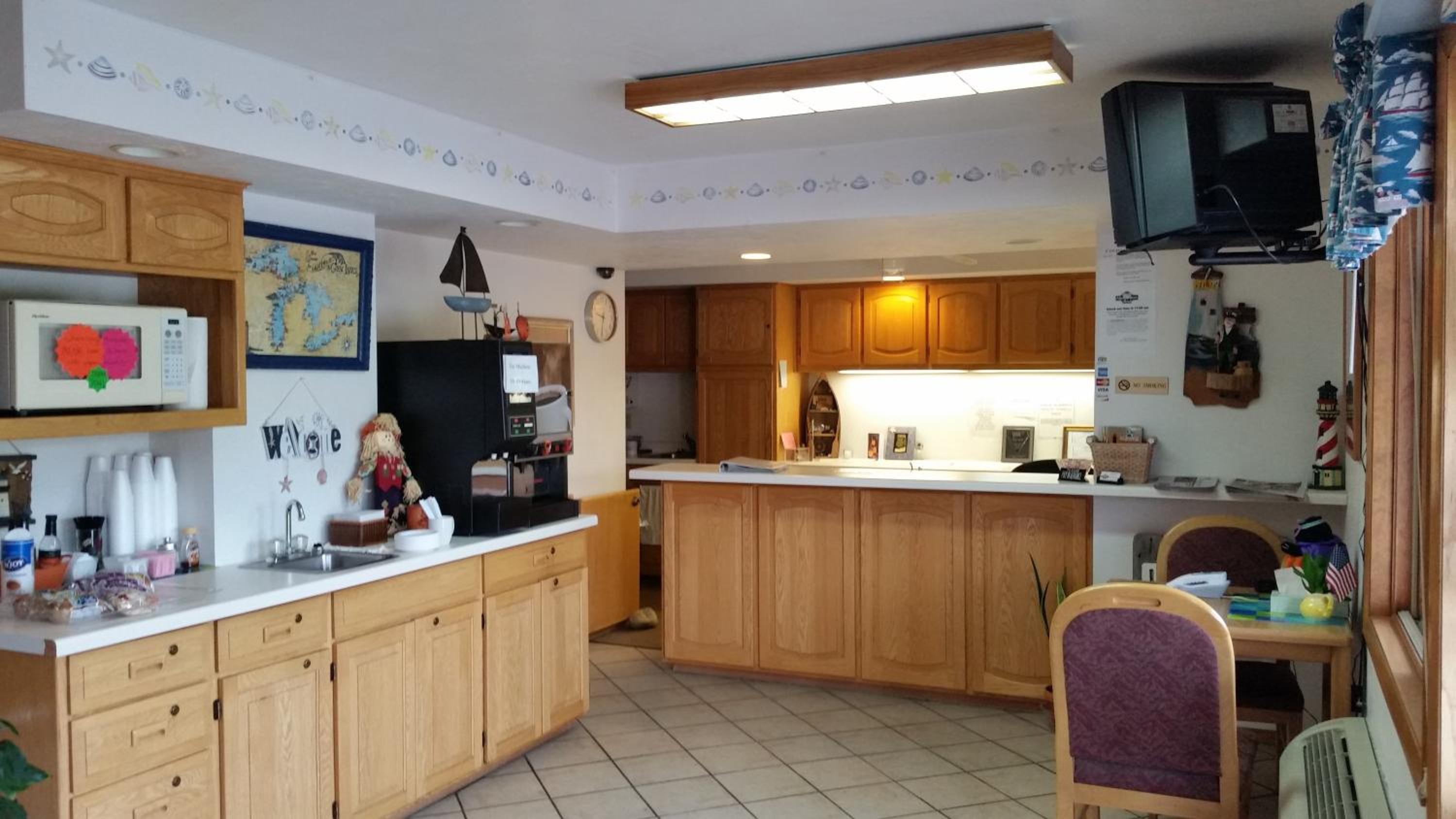 Algoma Beach Motel