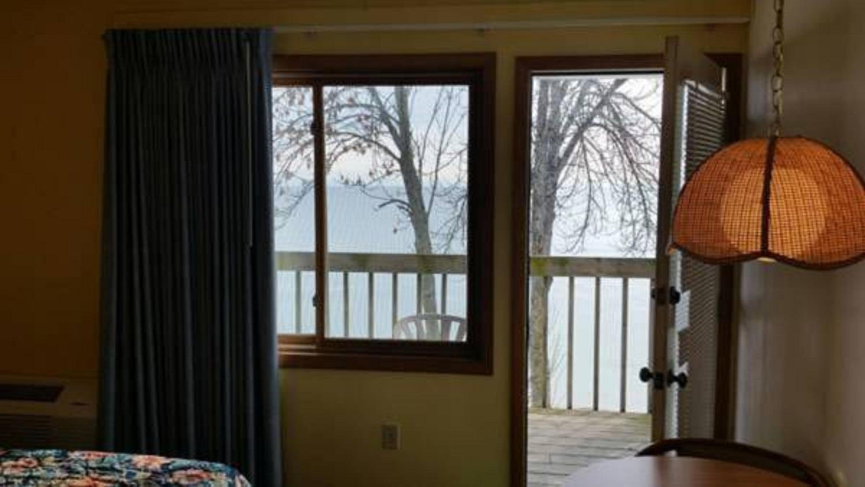 Algoma Beach Motel
