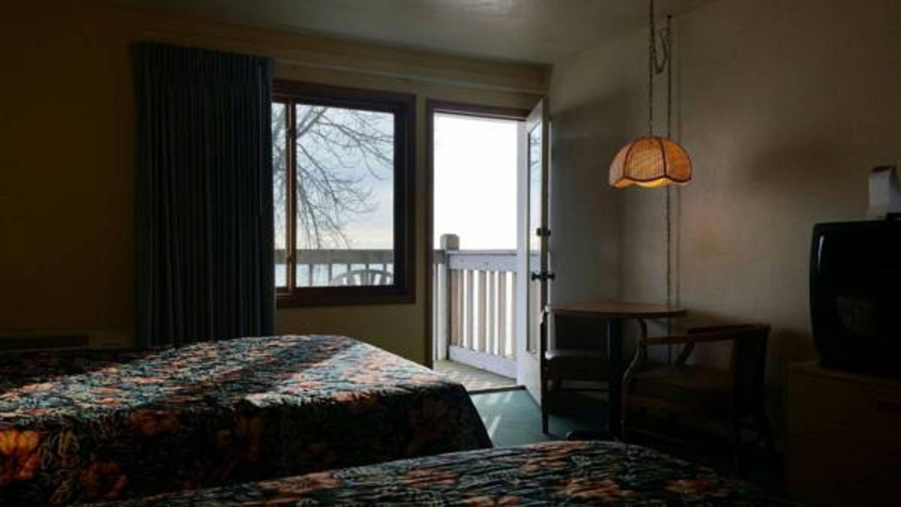Algoma Beach Motel