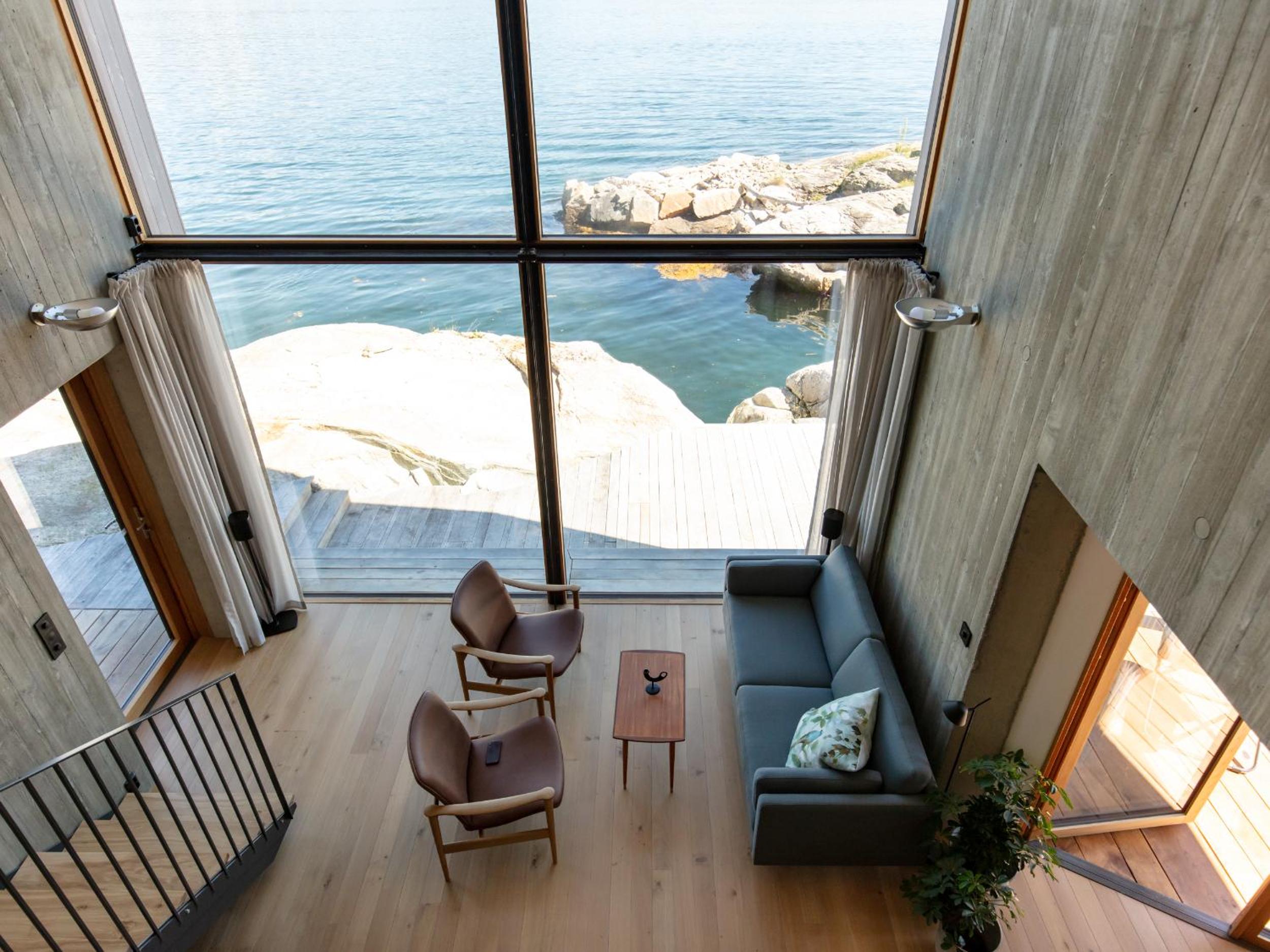 Stunning Holiday Rental by the Waterfront view 5