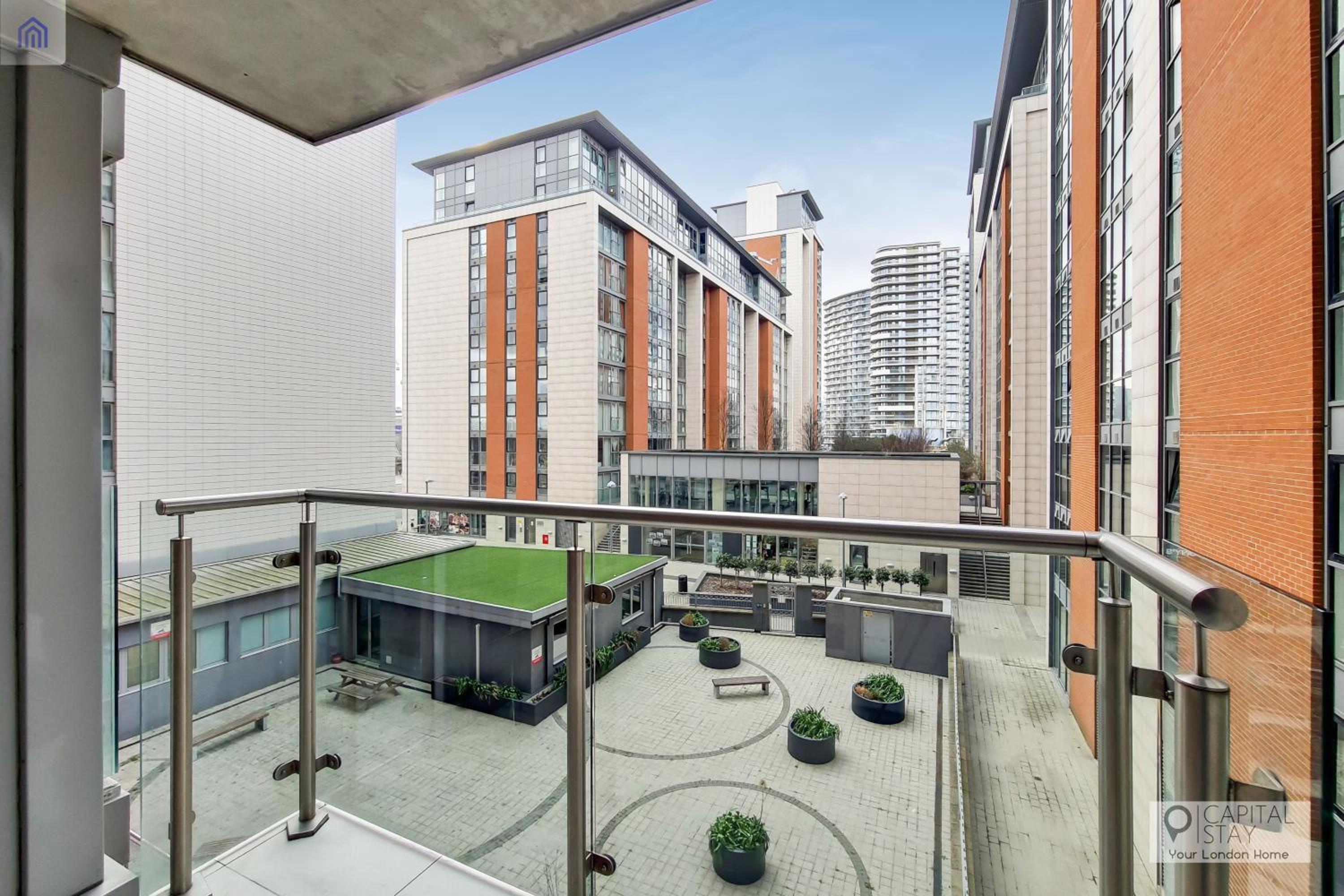 Fully Serviced Two Bed Apartment by ExCeL & O2