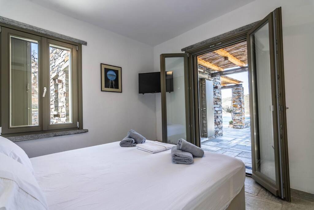 Breathtaking View Villa - Otzias photo 4