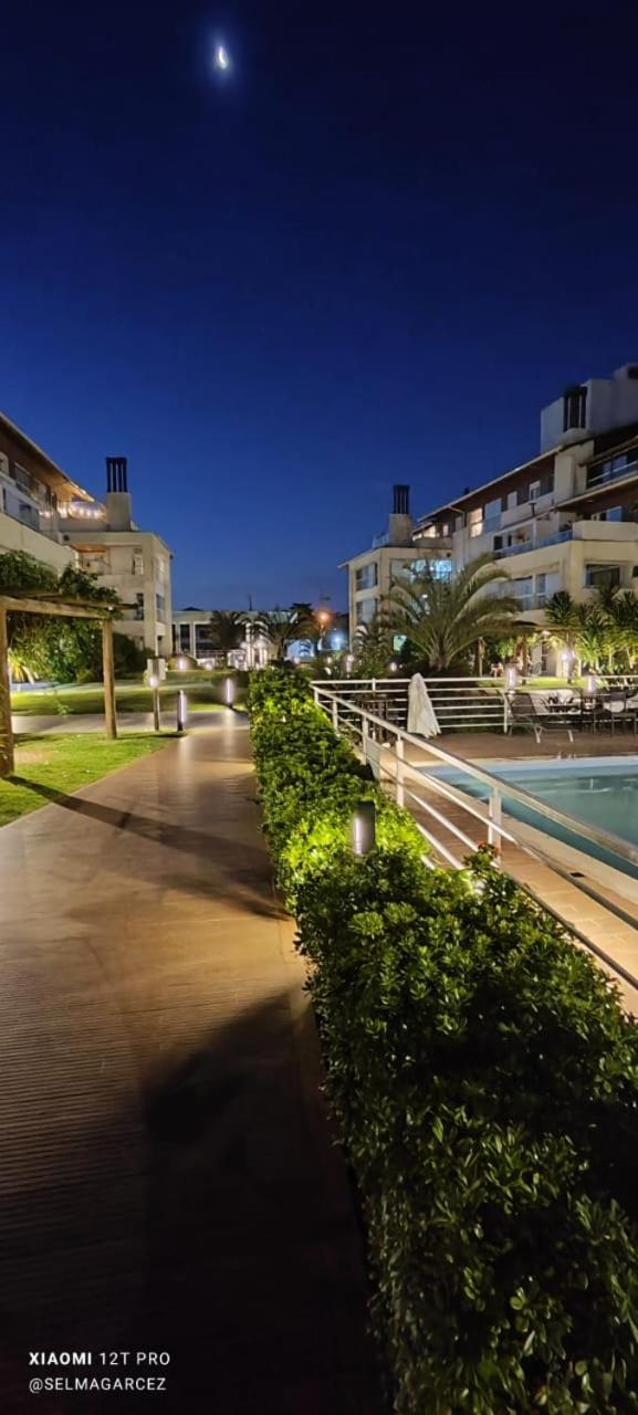 Apartamento na Praia do Campeche