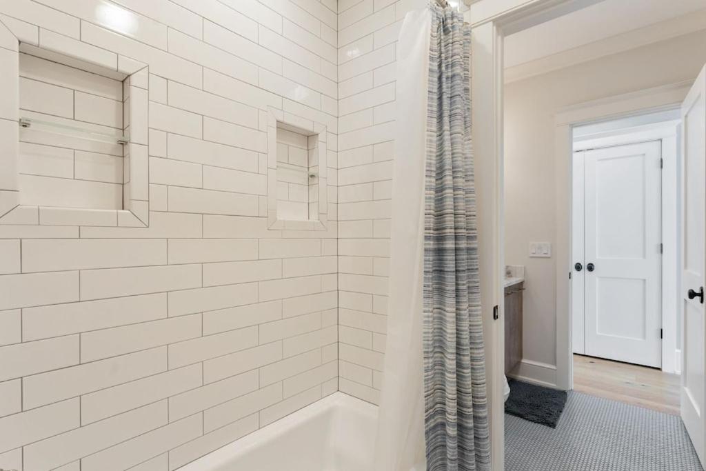 1103 E Arctic - Salty Lady - Beautiful Custom Oceanfront Home - Hot tub view 5