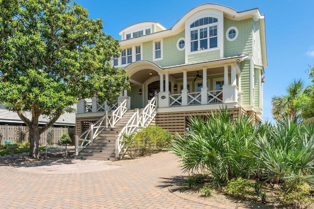 1103 E Arctic - Salty Lady - Beautiful Custom Oceanfront Home - Hot tub view 3
