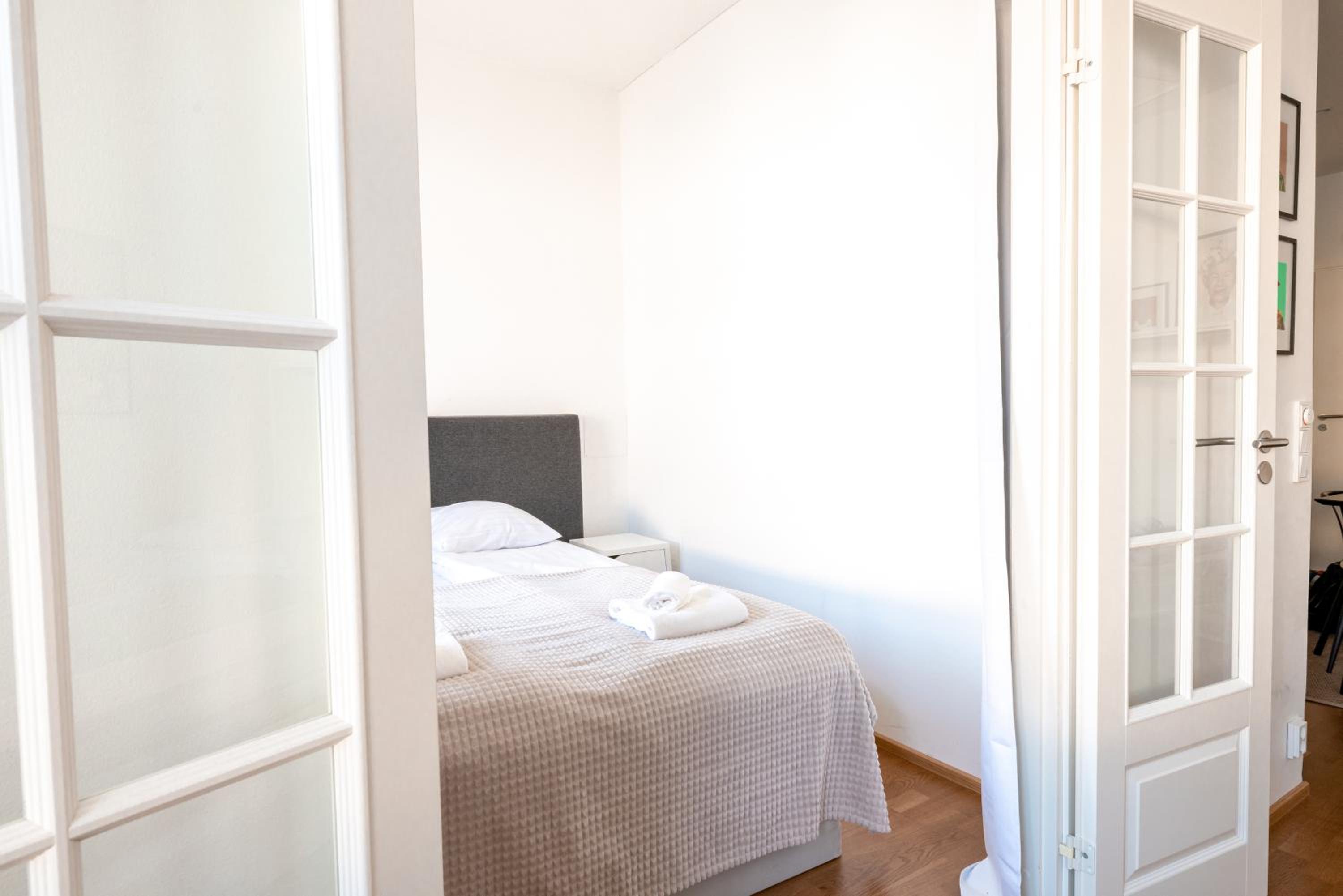 POISTA 2ndhomes Cozy & Modern Top Floor 1BR Home view 4