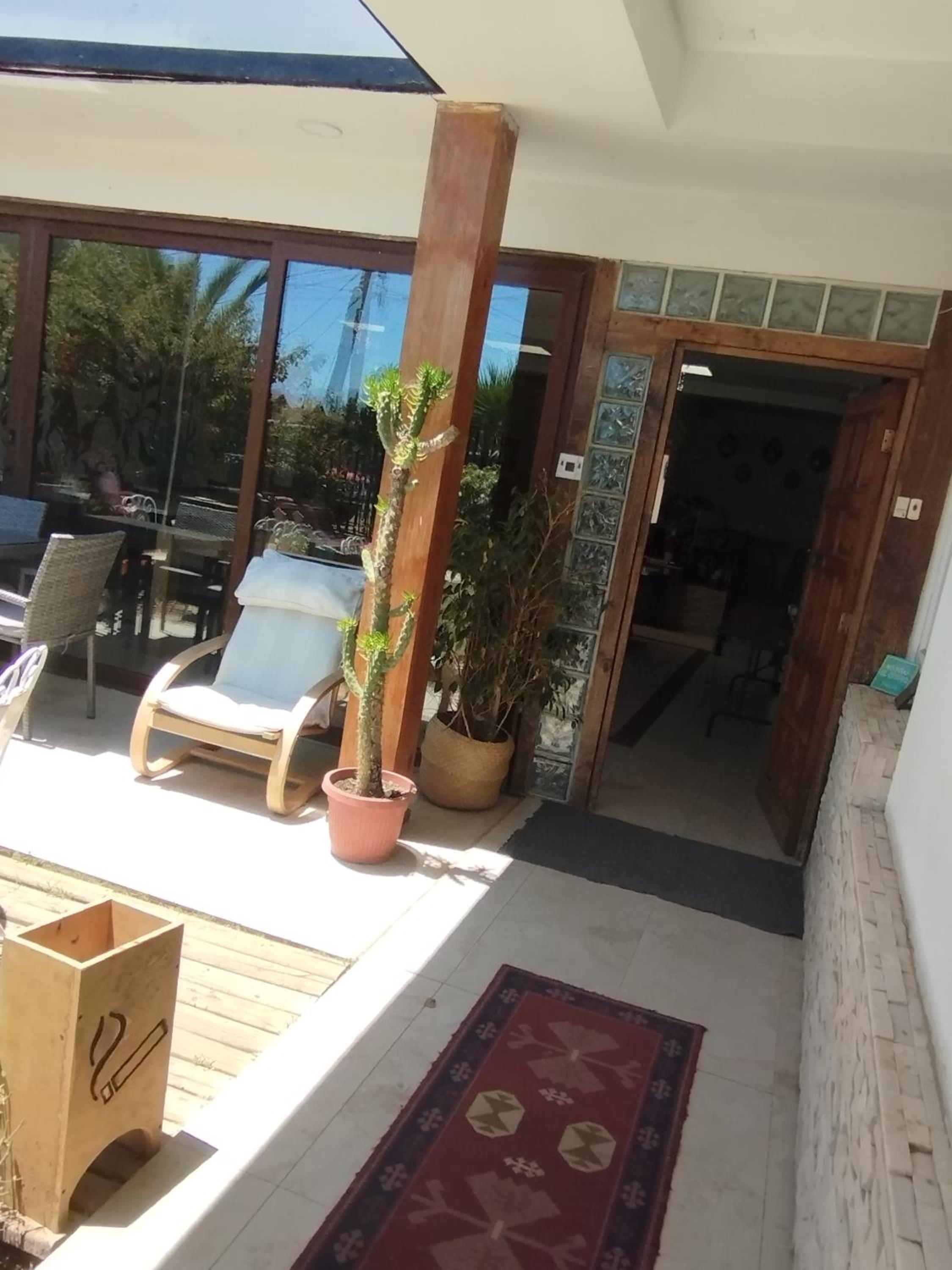 HOSTAL LA MODERNA