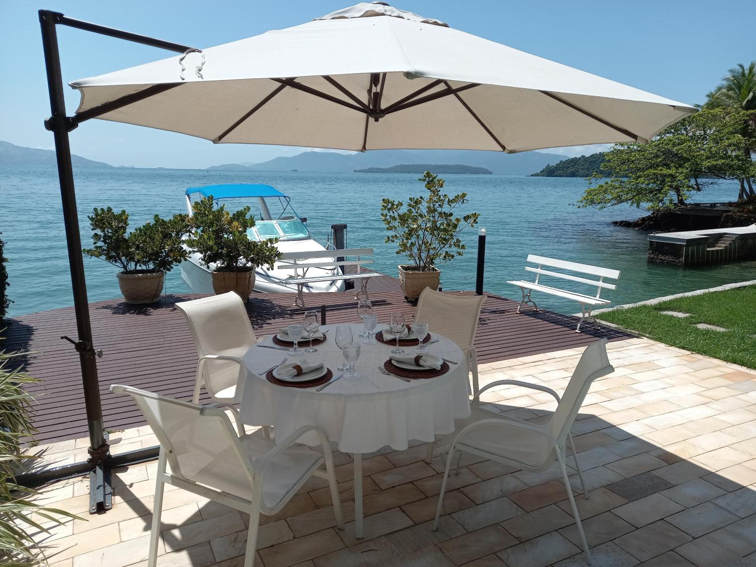 CASA MARAVILHOSA à BEIRA MAR EM ANGRA DOS REIS