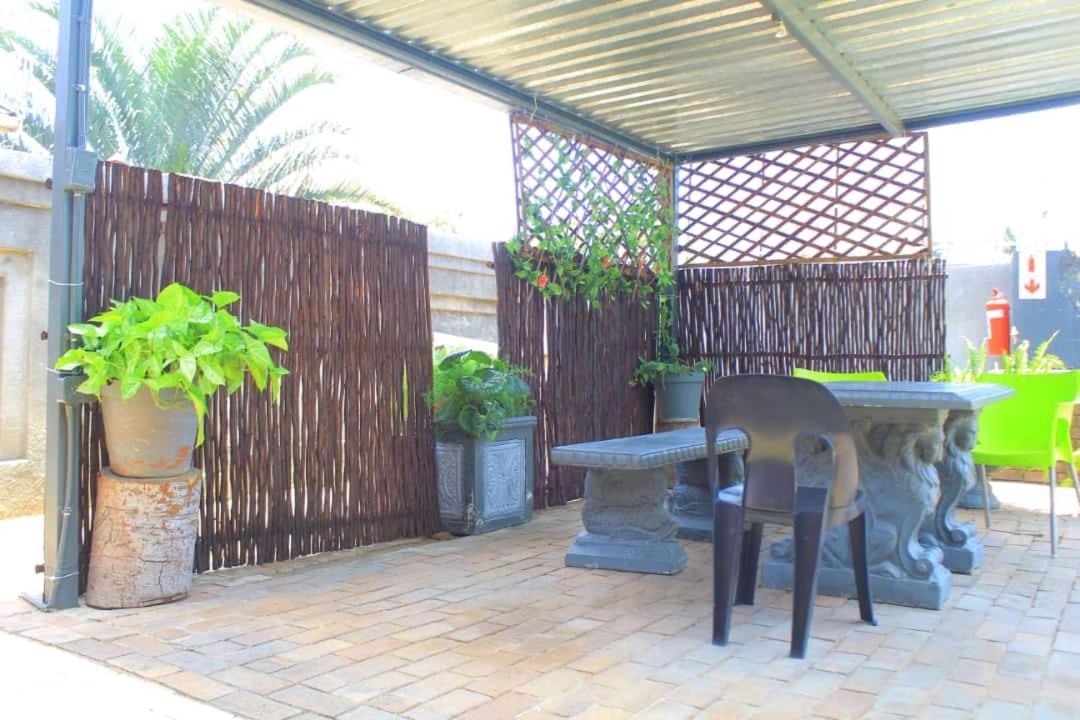 El Rose Guest House view 2