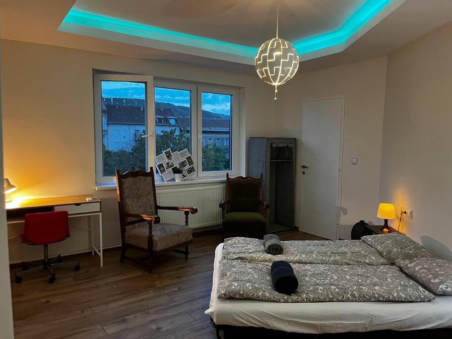 Renovated Stylish Flat at the Castle&Metro view 5