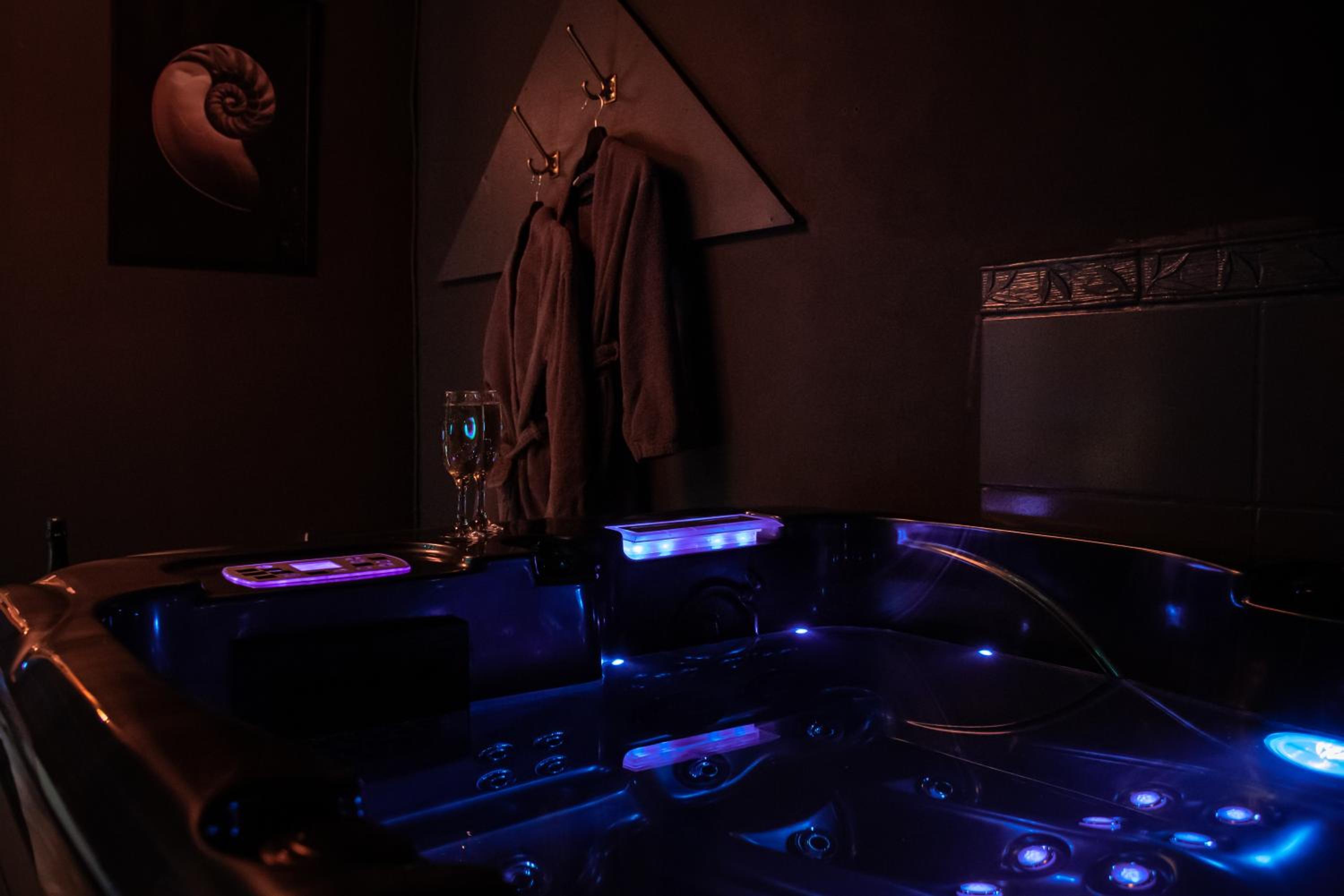 PAUSE NATURE SORBAIS Chambre avec SPA, SAUNA, HAMMAM SHOWER, STREAMING et arrivée autonome view 2