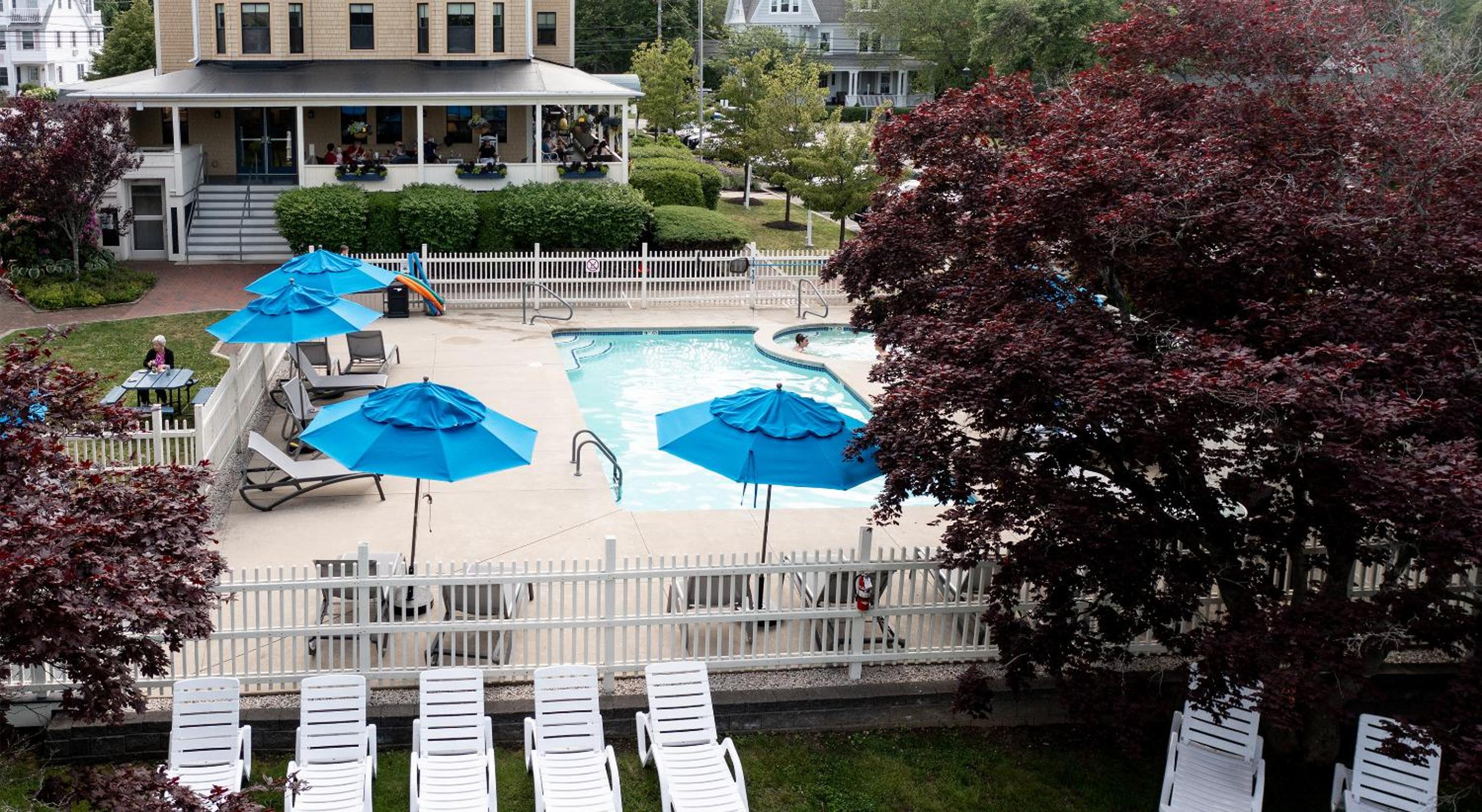 Colonial Inn