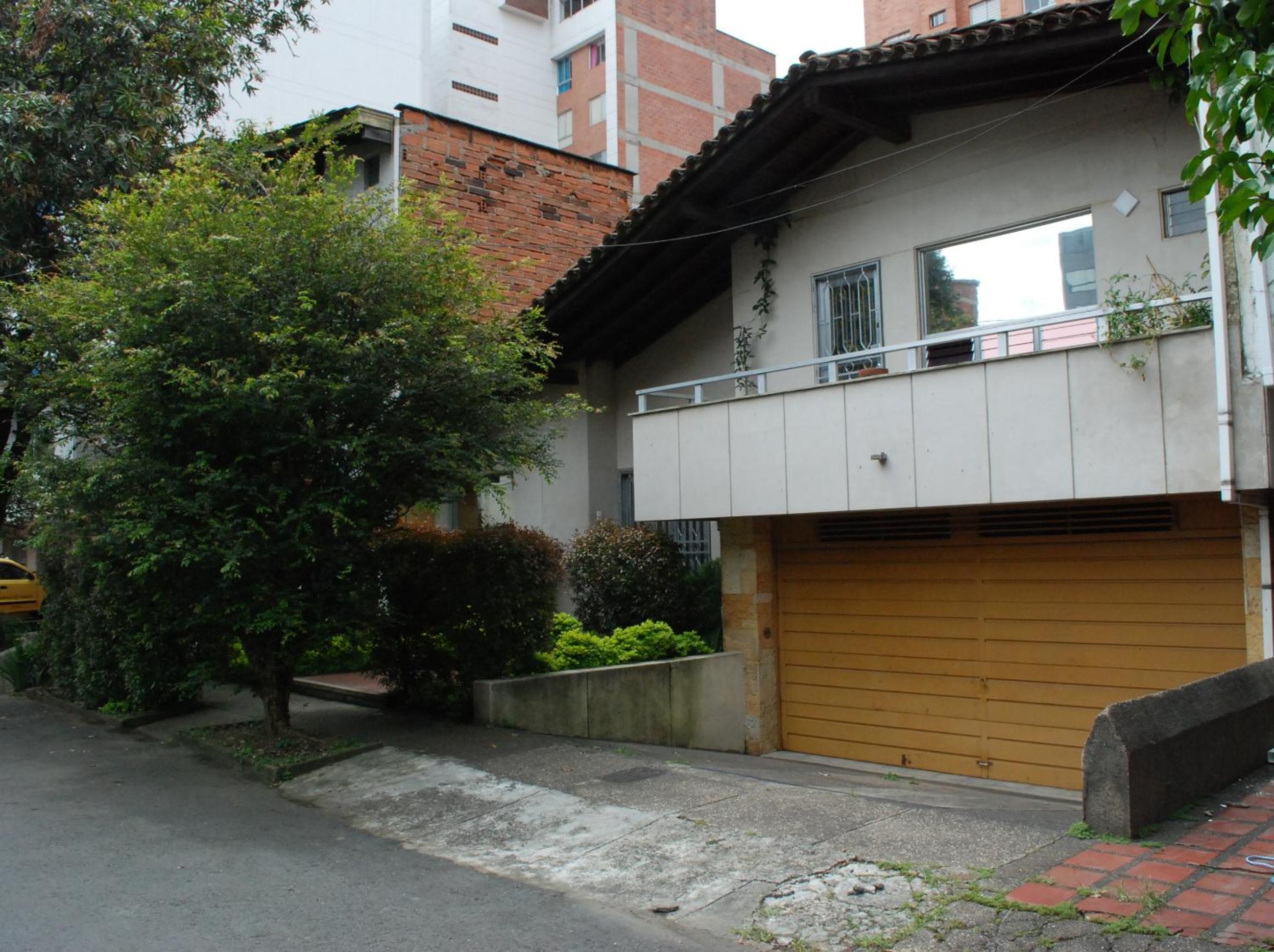 CASA DE LOLA