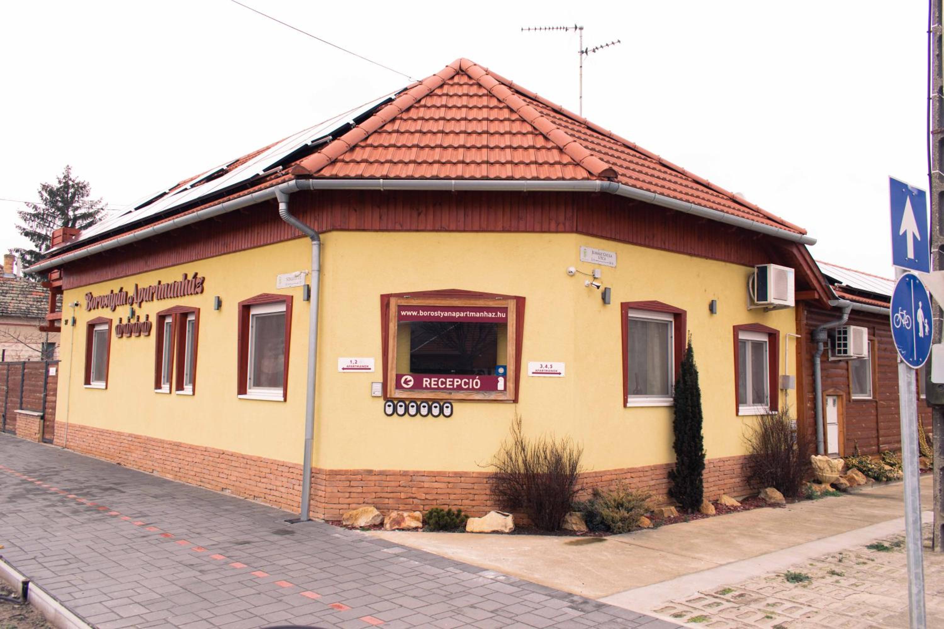 Borostyán Apartmanház