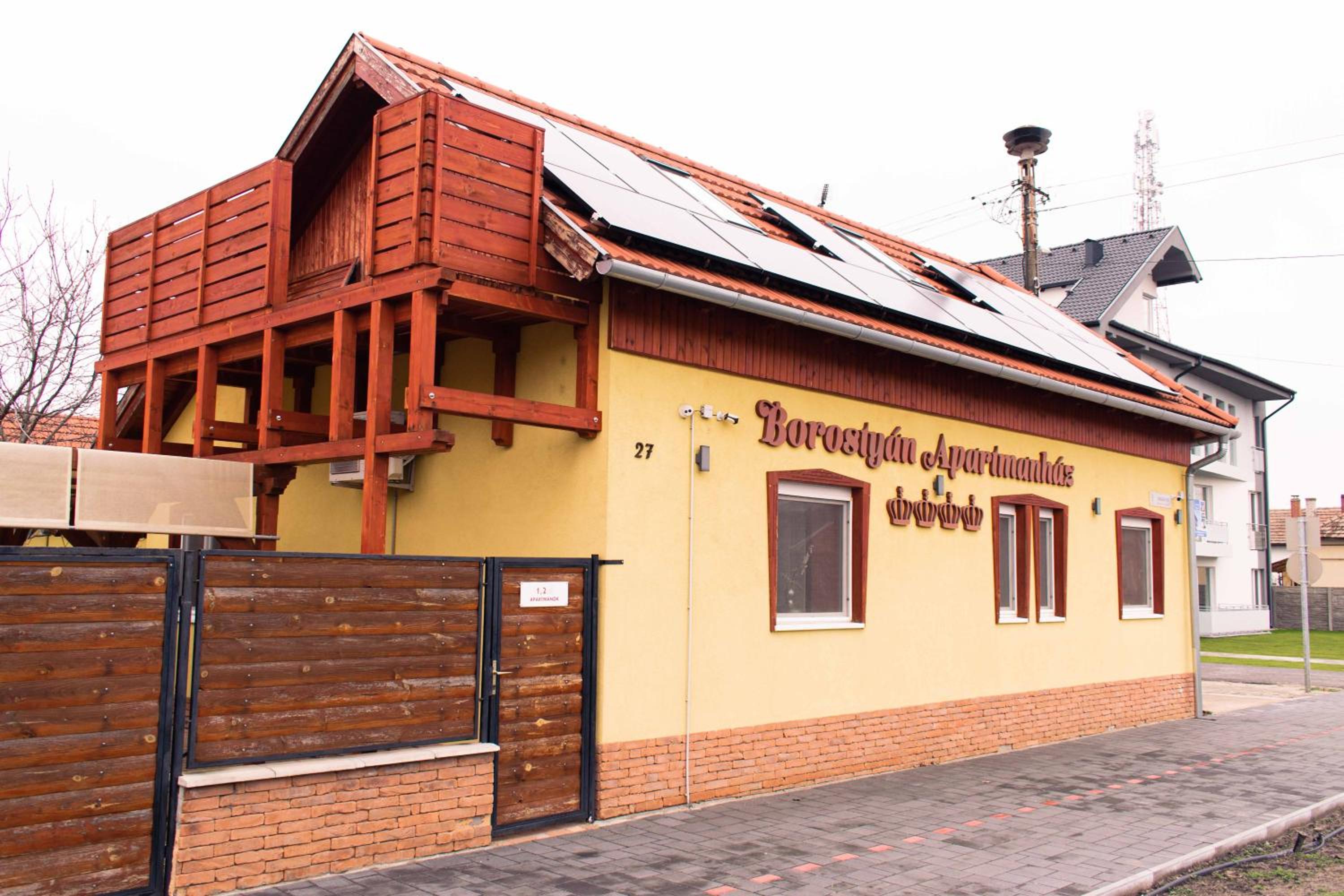 Borostyán Apartmanház