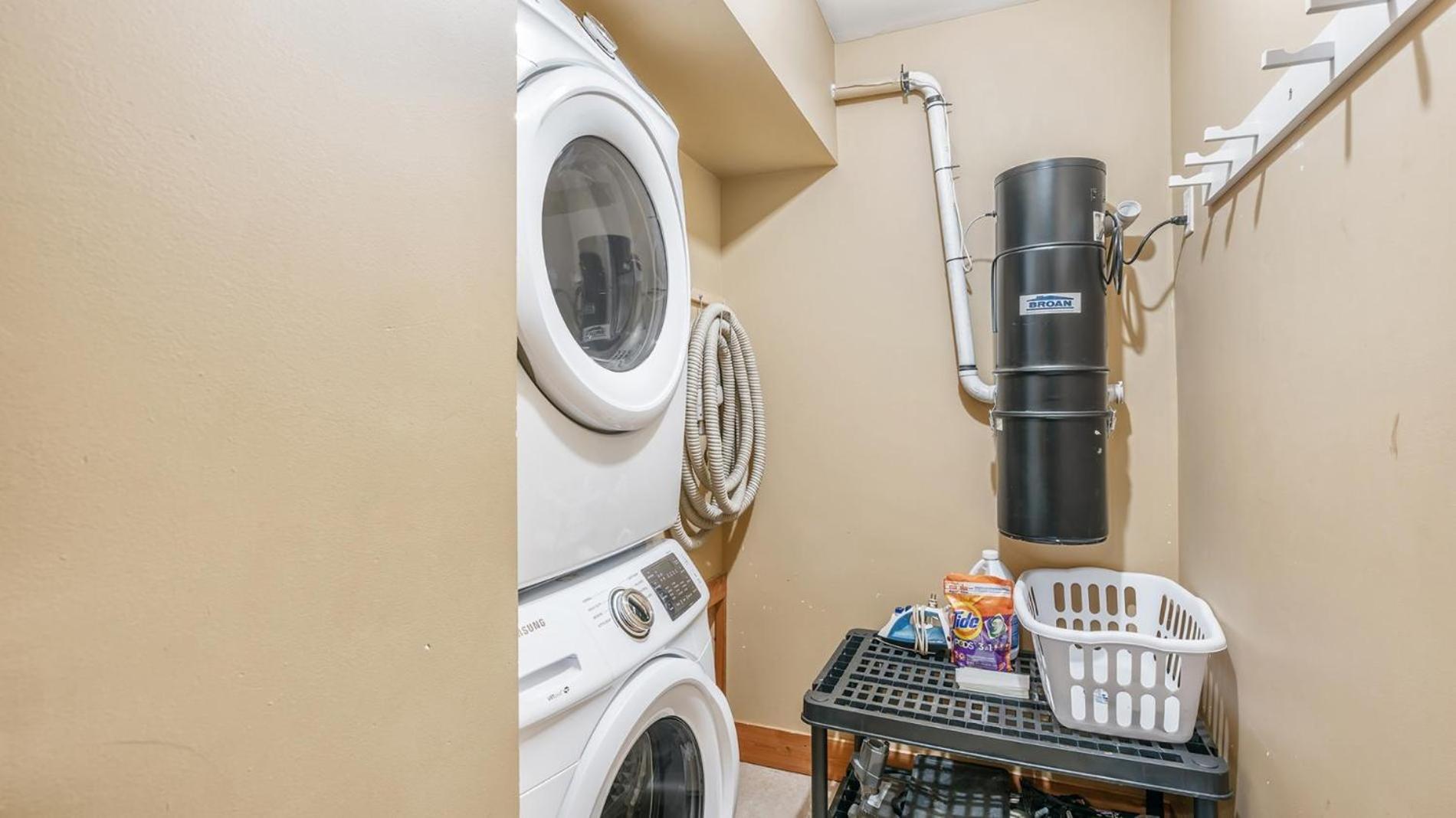Forest Lane Hideaway - Luxurious Family Friendly Home w Private Hot Tub view 5