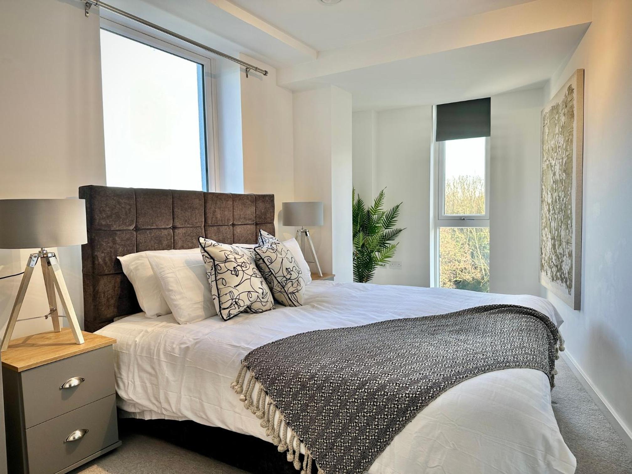 Coates House by Guestz