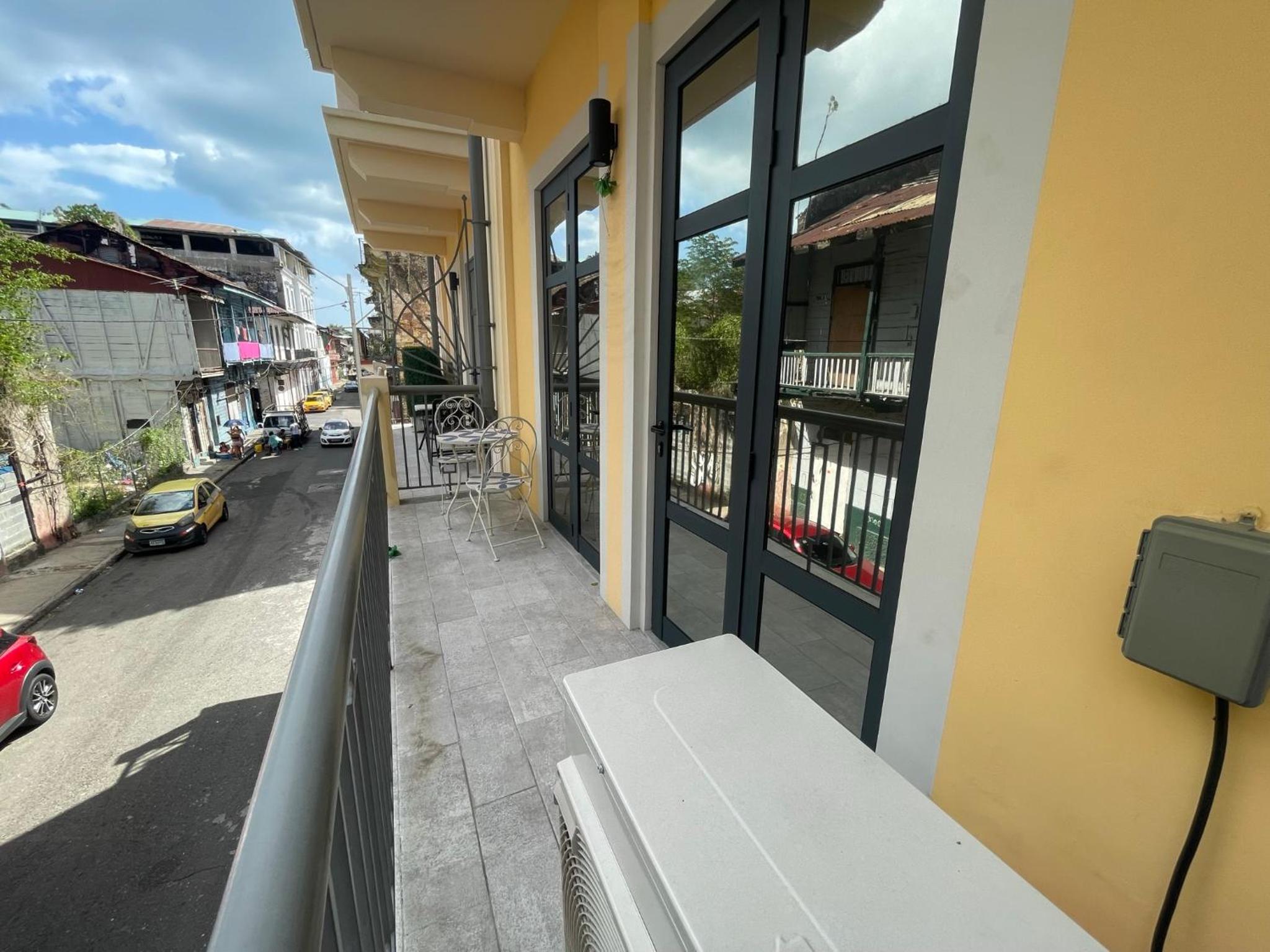 2br aptSurrounded by history with Modern Amenities