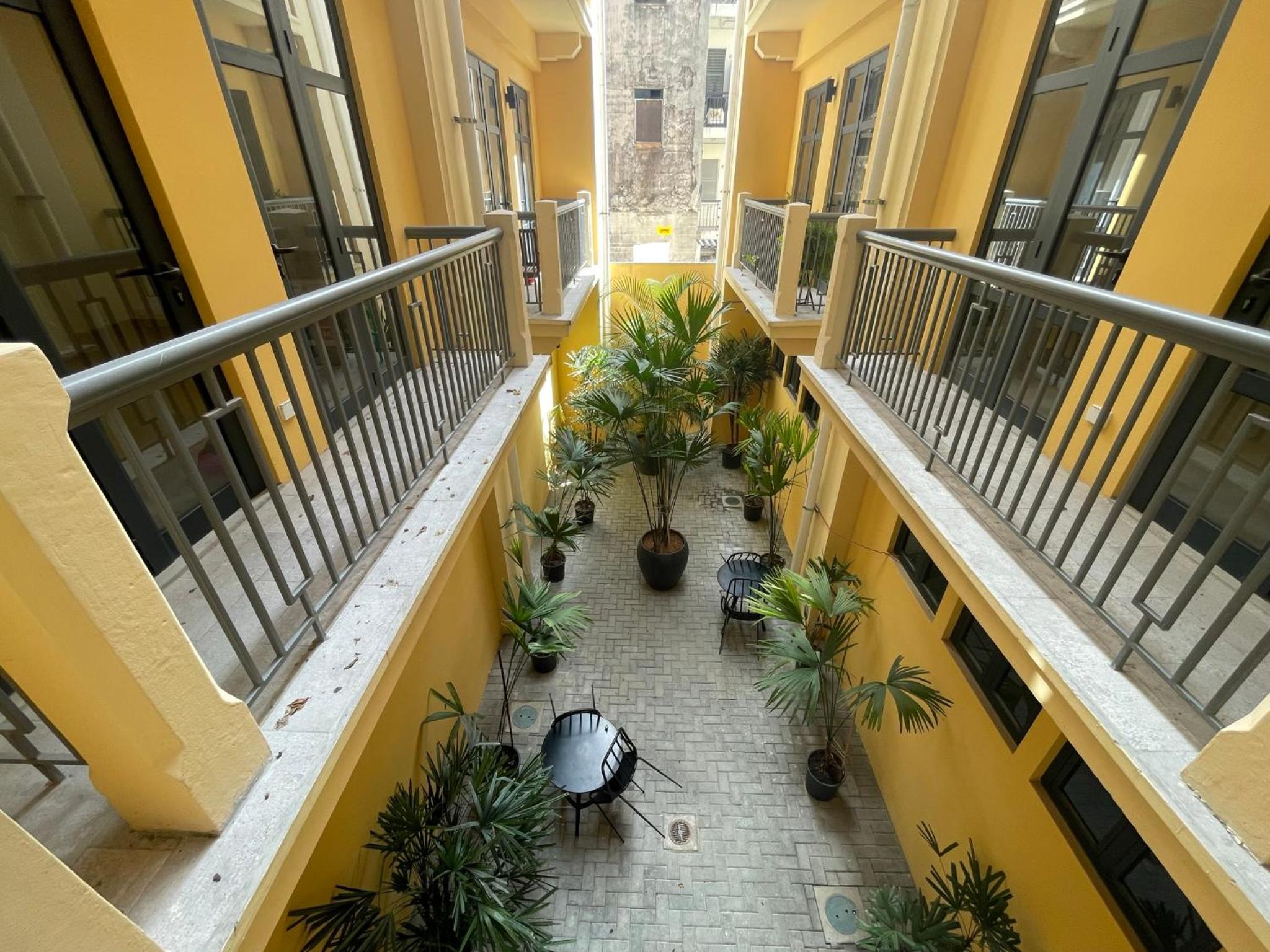 2br aptSurrounded by history with Modern Amenities