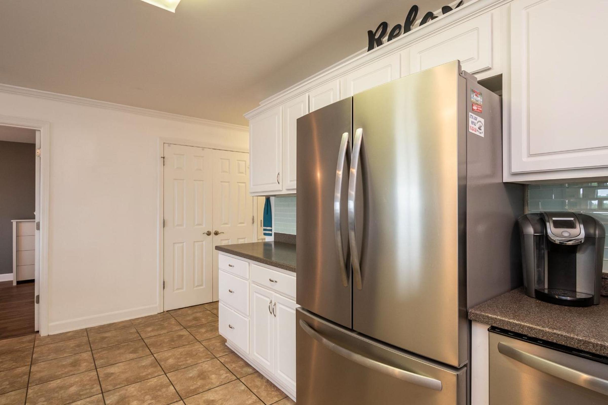 Tres Pajaritos by Oak Island Accommodations