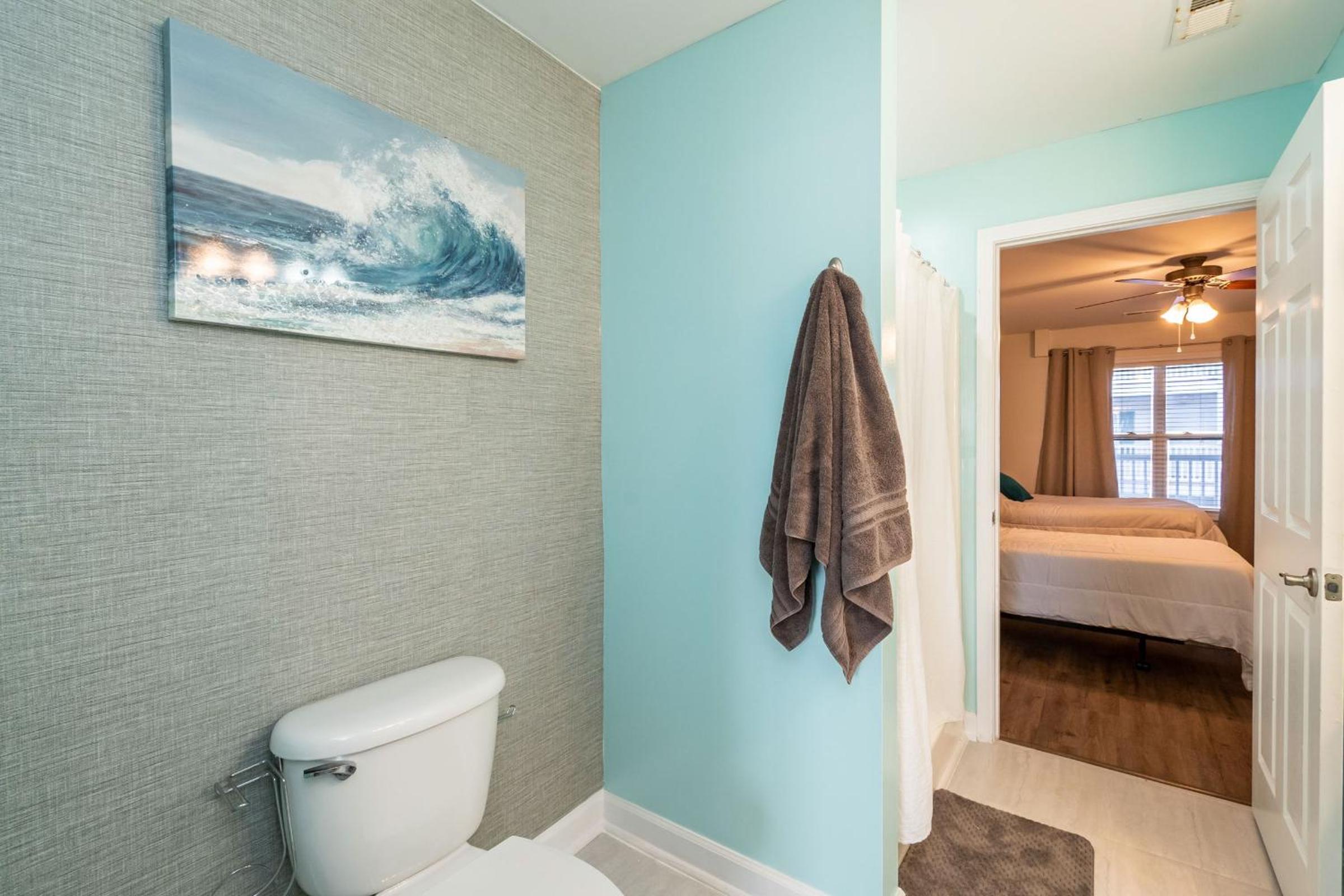 Tres Pajaritos by Oak Island Accommodations